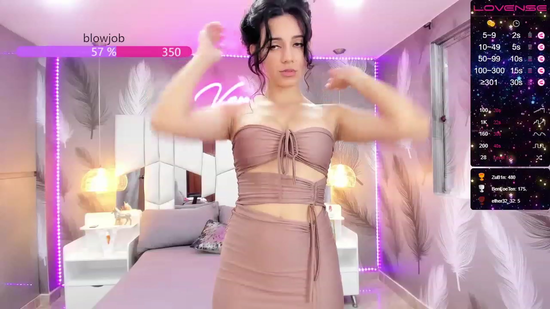 Gallery image thumbnail from SkinnyVeronik's myfreecams stream on, 12/29/2022, 14:09 image 14 of 20