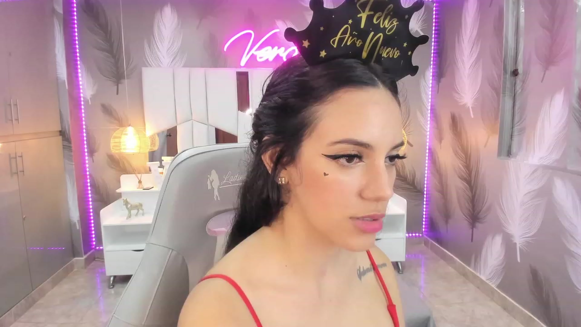 Gallery image thumbnail from SkinnyVeronik's myfreecams stream on, 12/31/2022, 13:45 image 20 of 20