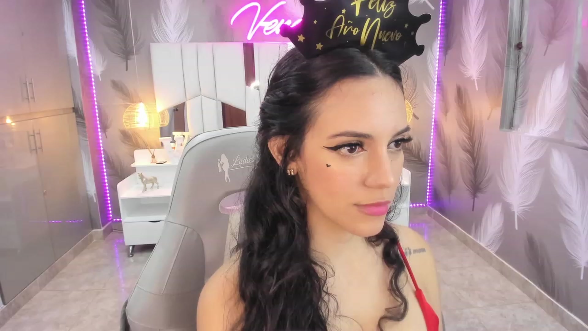 Gallery image thumbnail from SkinnyVeronik's myfreecams stream on, 12/31/2022, 13:45 image 4 of 20