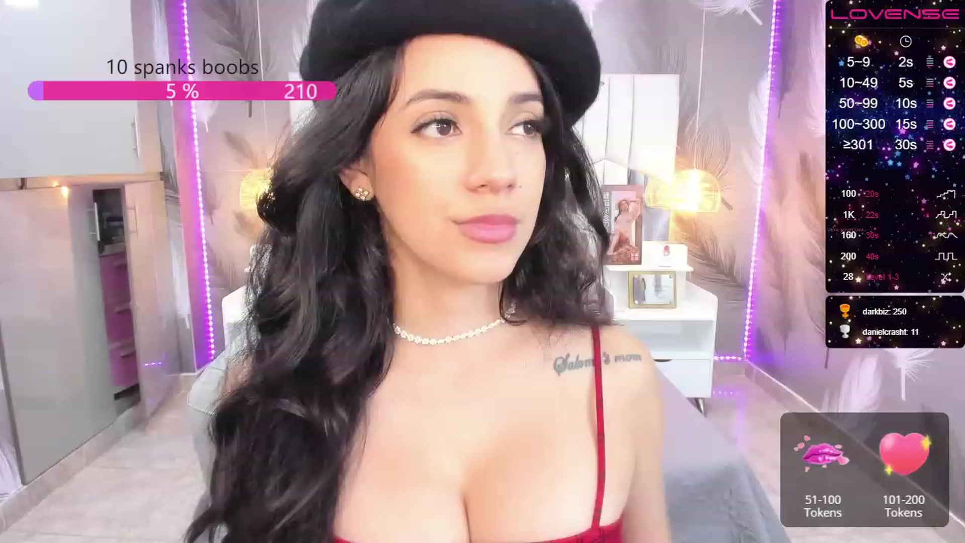 Gallery image thumbnail from SkinnyVeronik's myfreecams stream on, 01/03/2023, 12:51 image 15 of 20