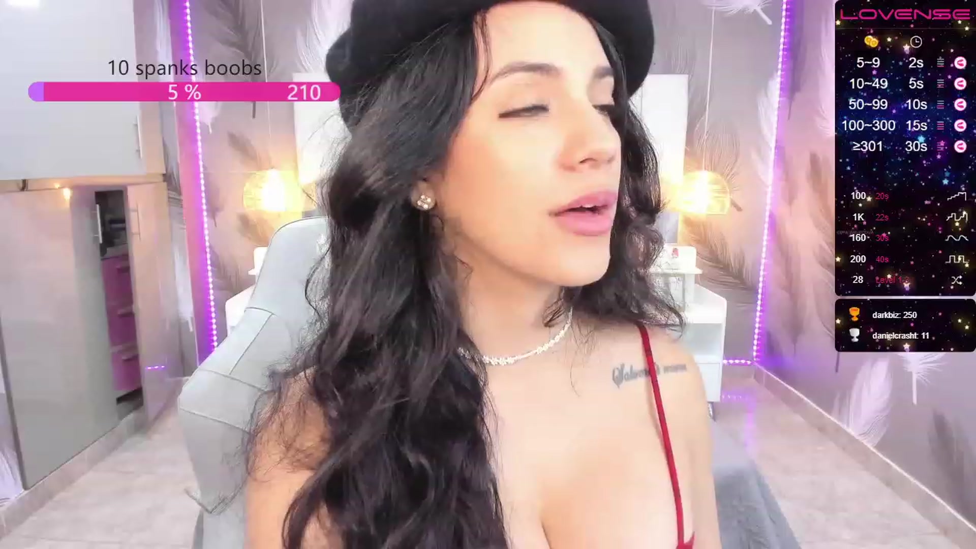 Gallery image thumbnail from SkinnyVeronik's myfreecams stream on, 01/03/2023, 12:51 image 16 of 20