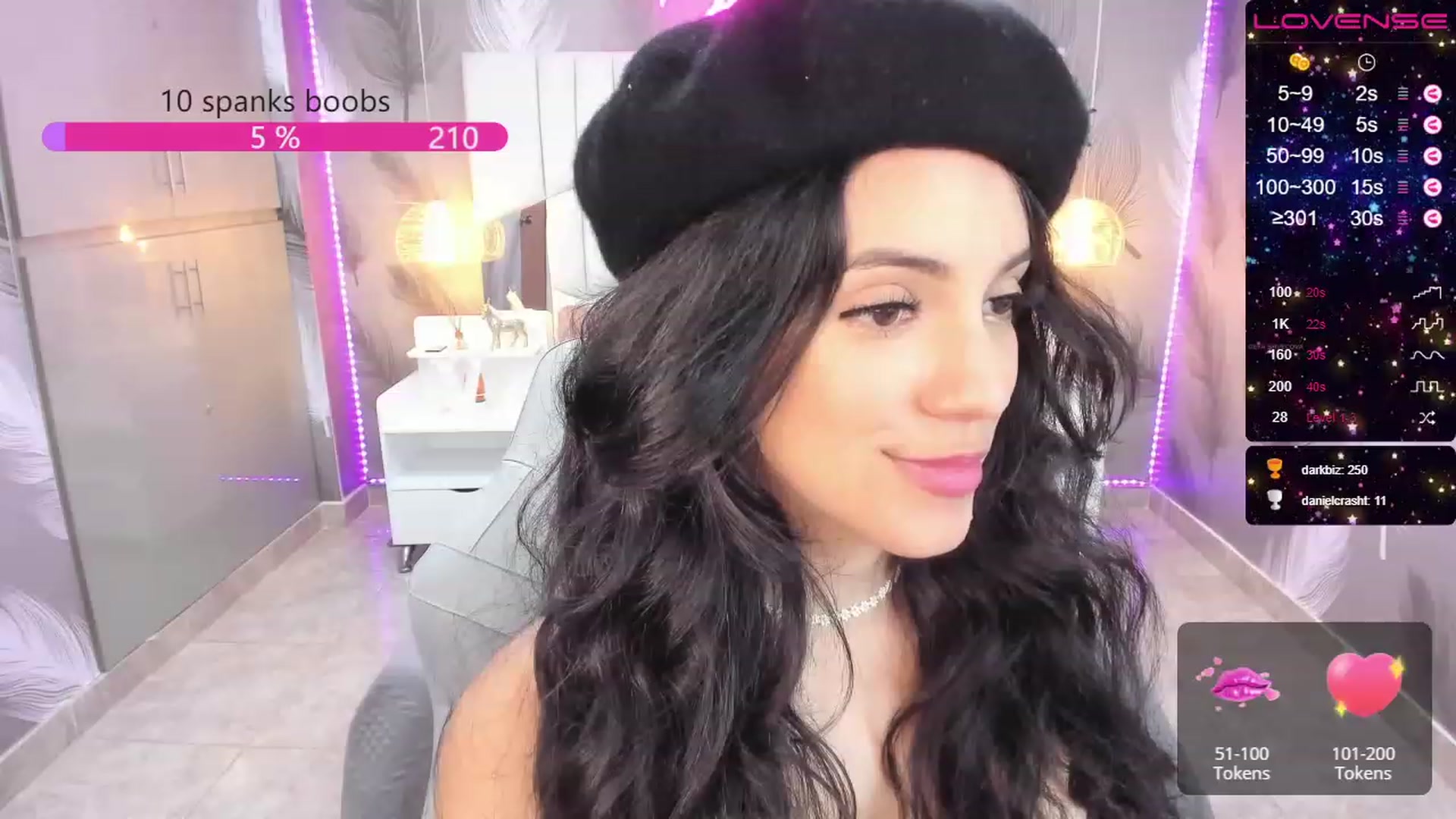 Gallery image thumbnail from SkinnyVeronik's myfreecams stream on, 01/03/2023, 12:51 image 18 of 20