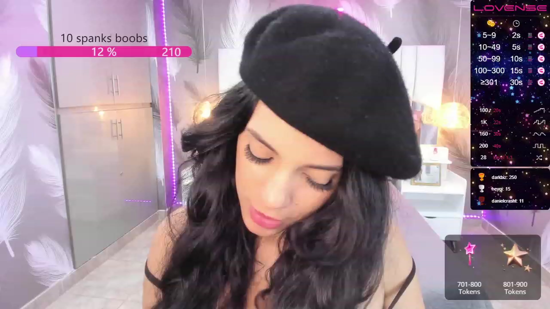 Gallery image thumbnail from SkinnyVeronik's myfreecams stream on, 01/03/2023, 14:04 image 7 of 20