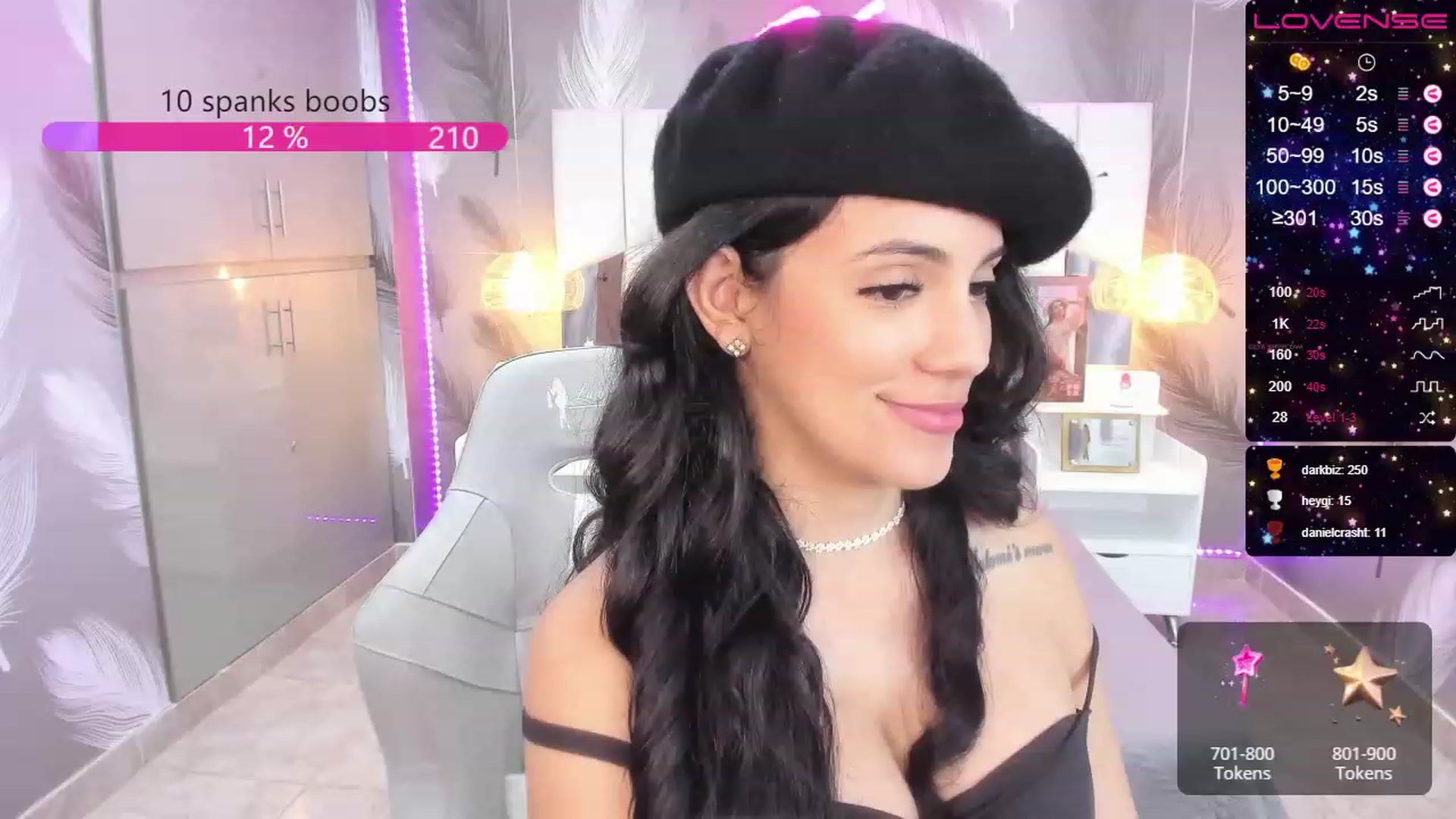 Gallery image thumbnail from SkinnyVeronik's myfreecams stream on, 01/03/2023, 14:04 image 14 of 20