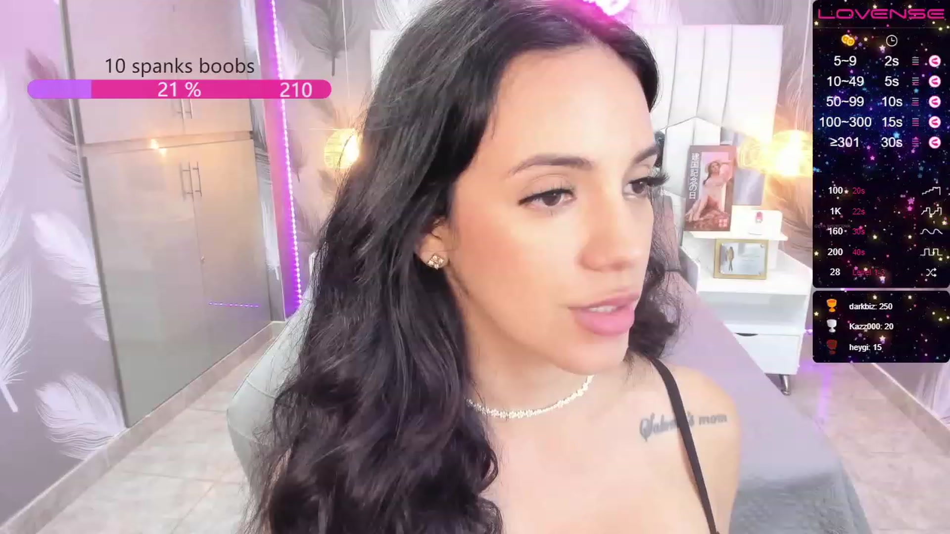 Gallery image thumbnail from SkinnyVeronik's myfreecams stream on, 01/03/2023, 15:03 image 11 of 20