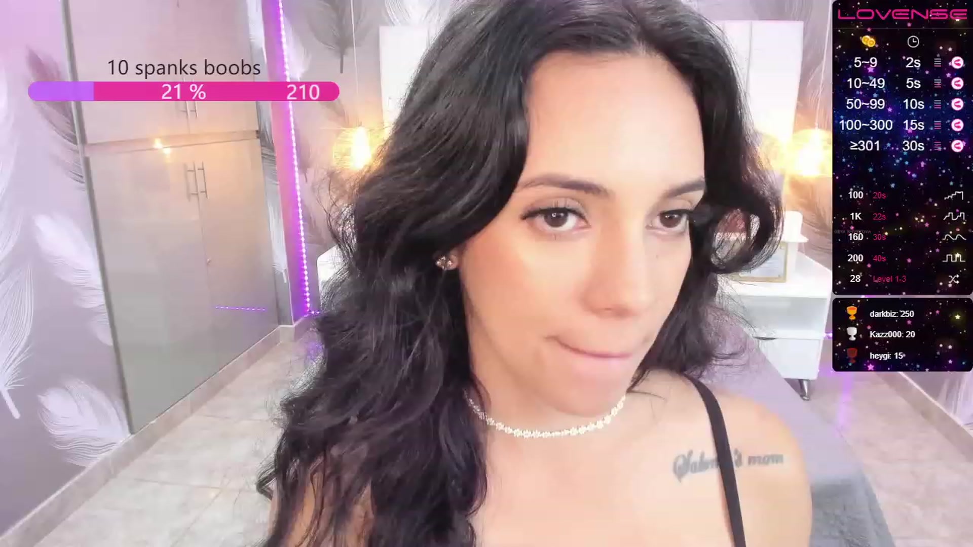 Gallery image thumbnail from SkinnyVeronik's myfreecams stream on, 01/03/2023, 15:03 image 7 of 20