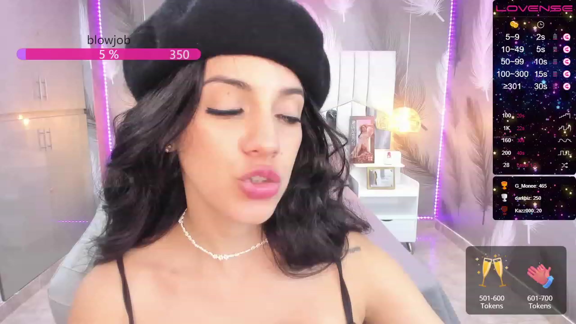 Gallery image thumbnail from SkinnyVeronik's myfreecams stream on, 01/03/2023, 17:14 image 6 of 20