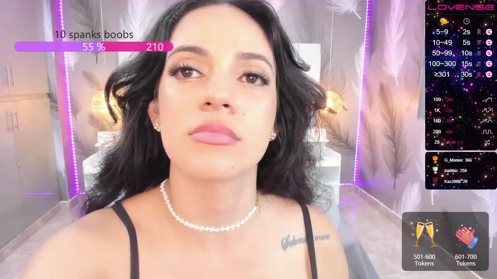 Gallery image thumbnail from SkinnyVeronik's myfreecams stream on, 01/03/2023, 17:14 image 2 of 20