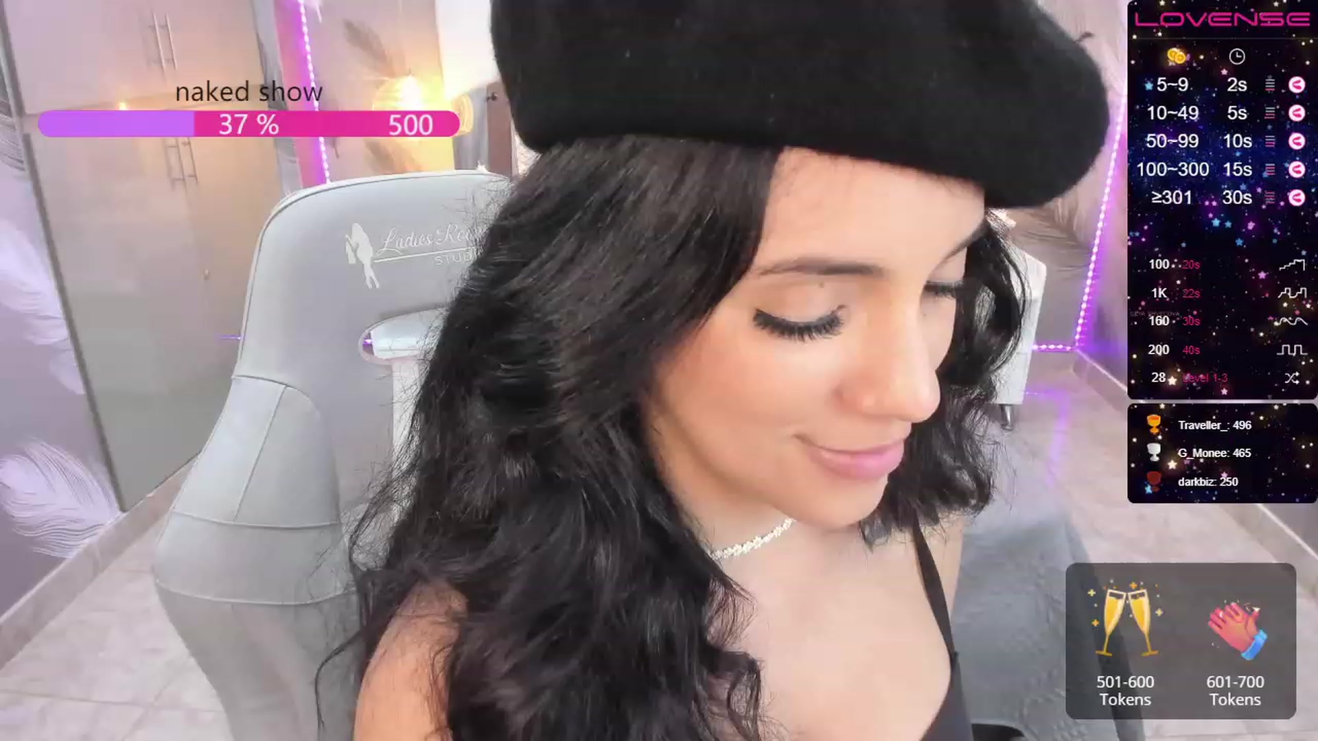 Gallery image thumbnail from SkinnyVeronik's myfreecams stream on, 01/03/2023, 17:14 image 10 of 20