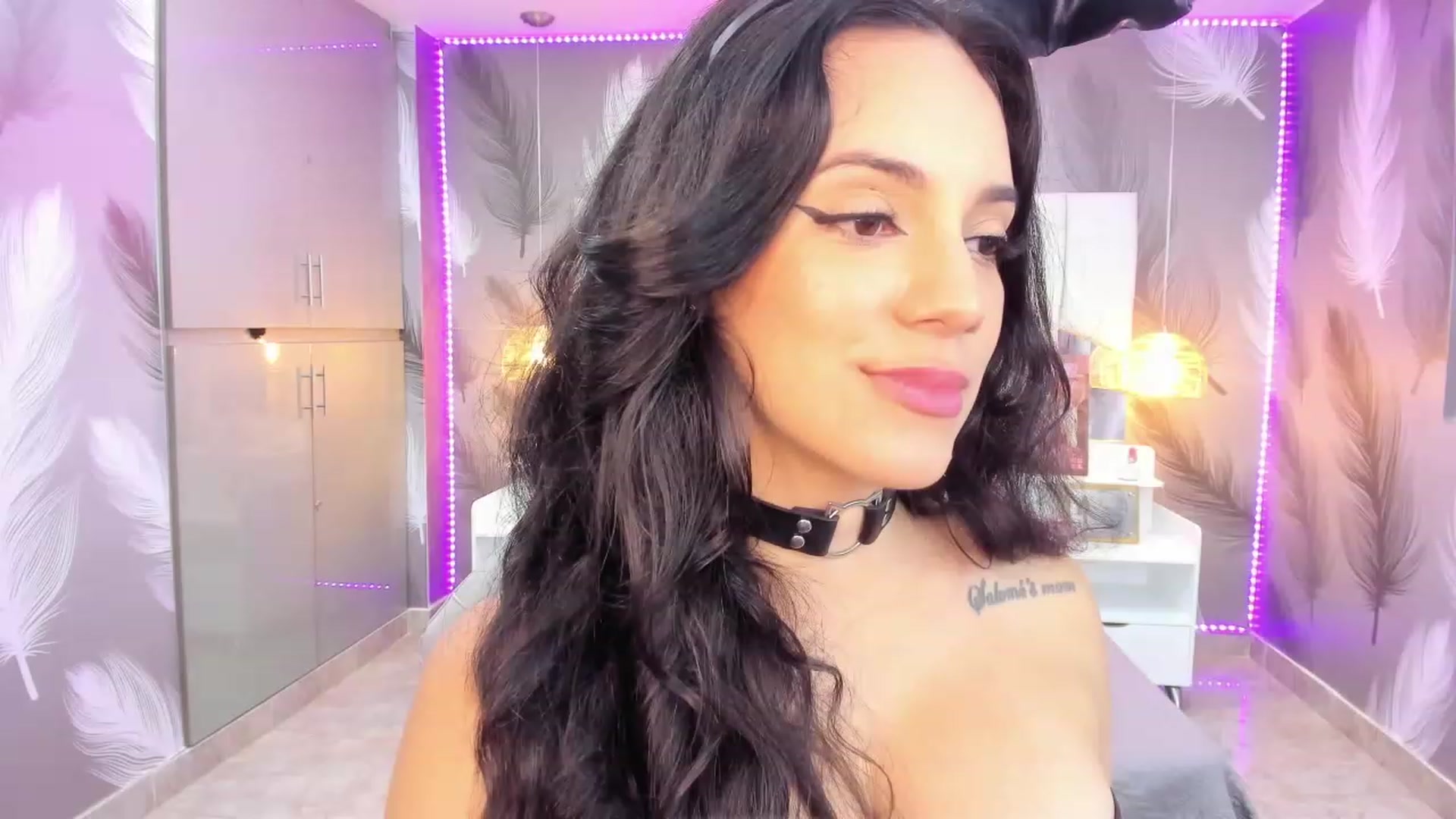 Gallery image thumbnail from SkinnyVeronik's myfreecams stream on, 01/04/2023, 12:36 image 20 of 20