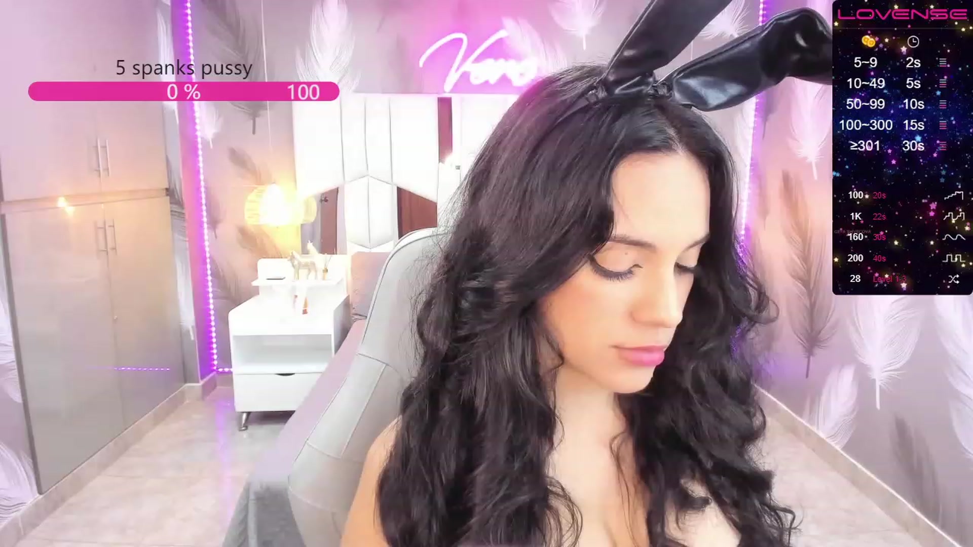 Gallery image thumbnail from SkinnyVeronik's myfreecams stream on, 01/04/2023, 12:36 image 1 of 20