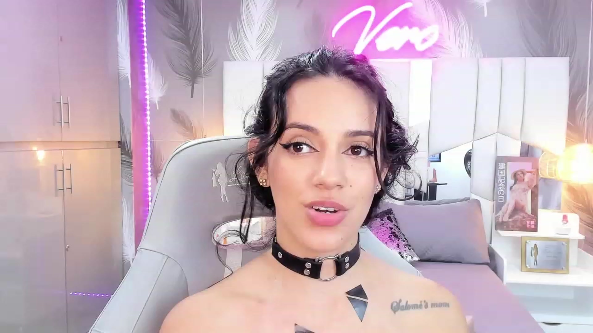 Gallery image thumbnail from SkinnyVeronik's myfreecams stream on, 01/04/2023, 16:35 image 10 of 20