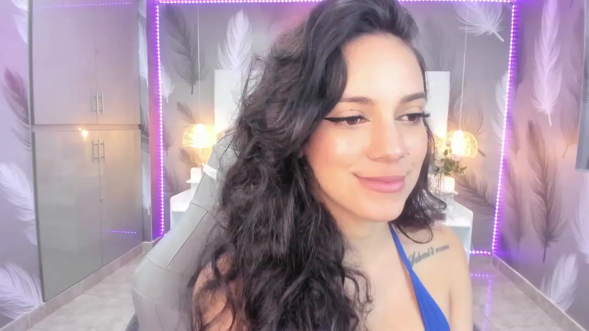 Gallery image thumbnail from SkinnyVeronik's myfreecams stream on, 01/06/2023, 13:53 image 8 of 20