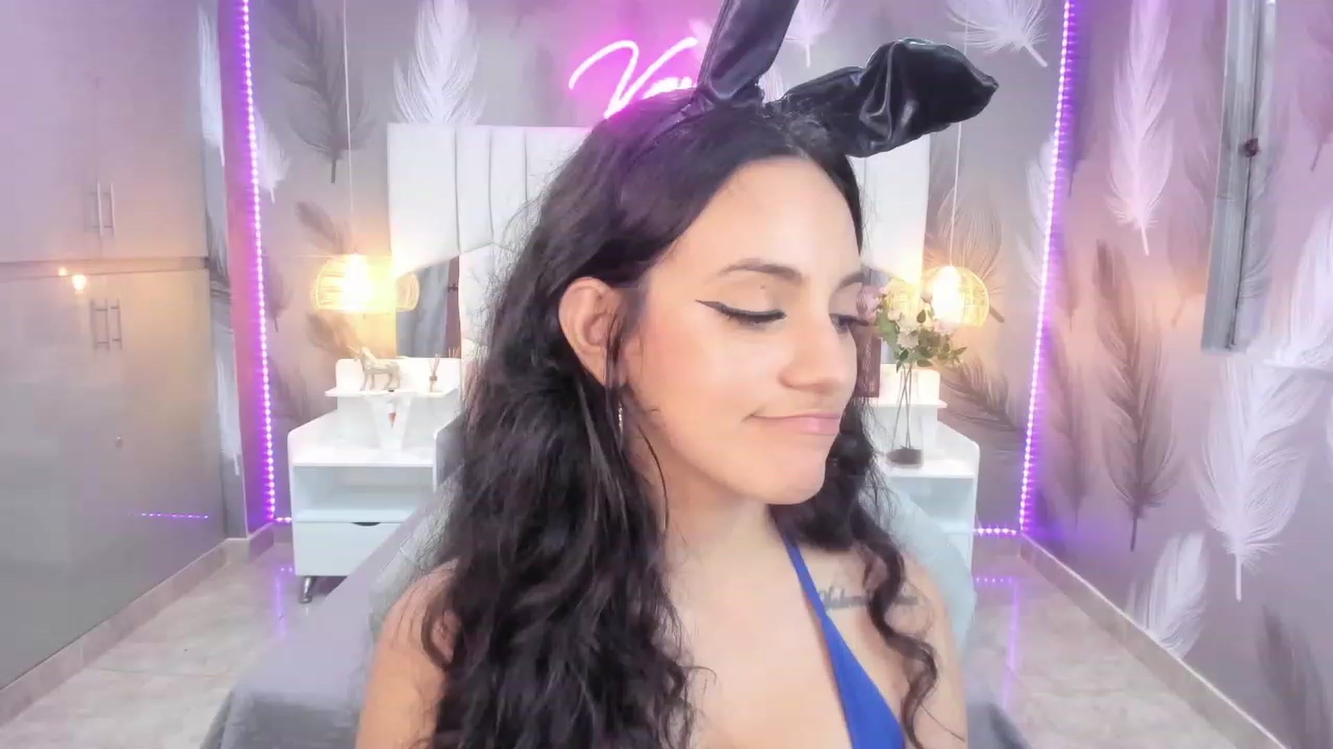 Gallery image thumbnail from SkinnyVeronik's myfreecams stream on, 01/06/2023, 16:45 image 20 of 20