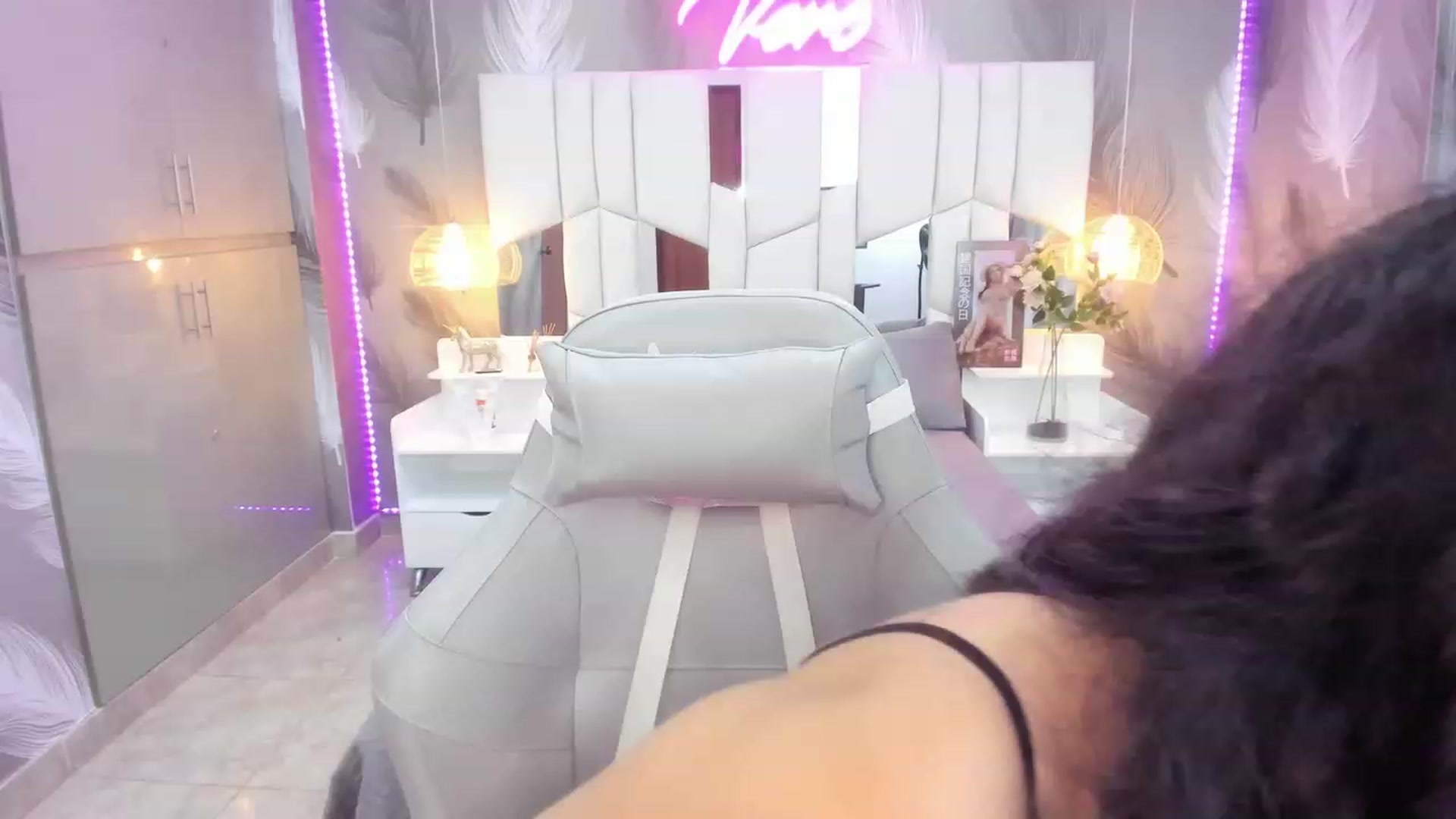 Gallery image thumbnail from SkinnyVeronik's myfreecams stream on, 01/07/2023, 14:15 image 3 of 20