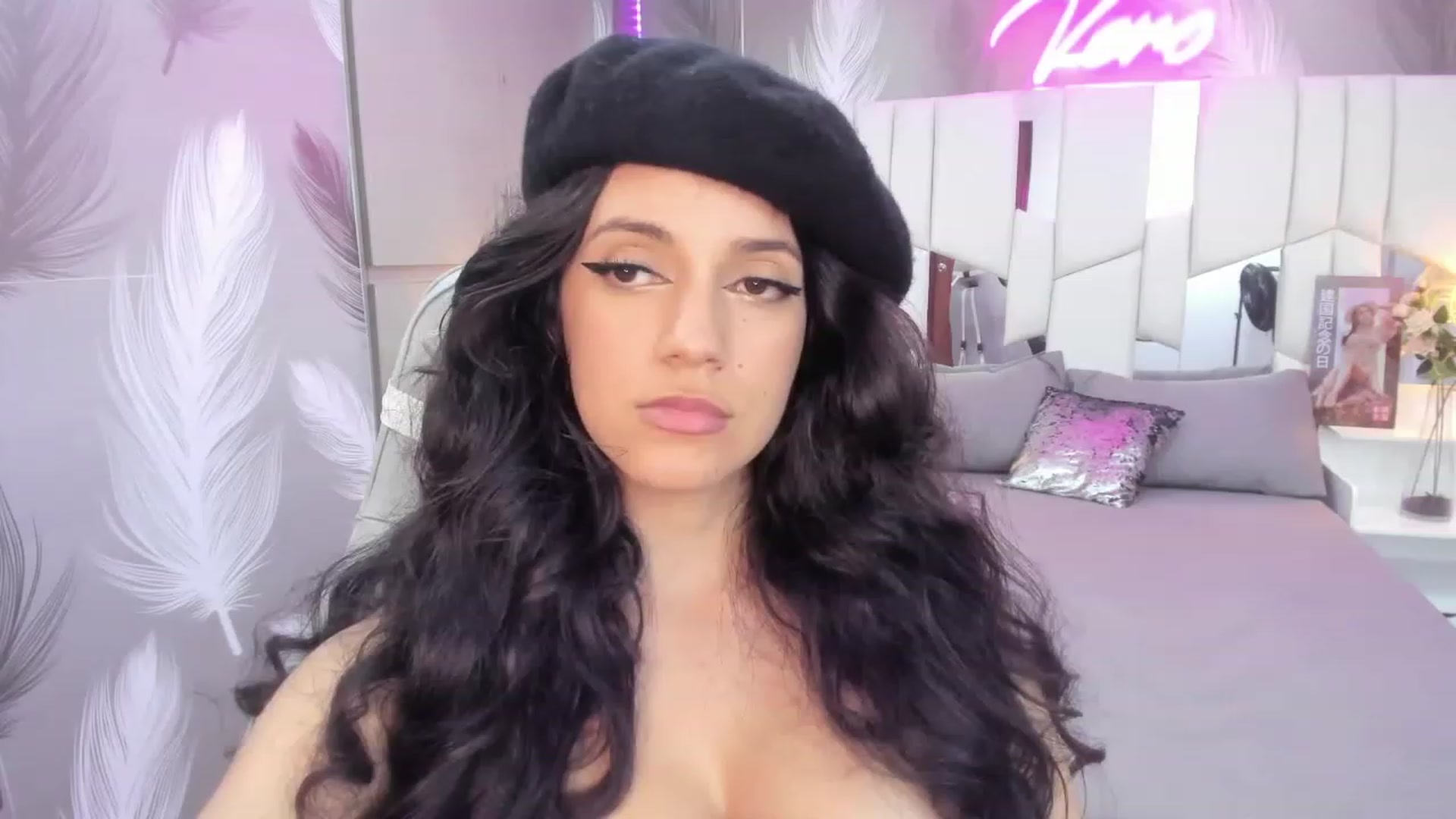 Gallery image thumbnail from SkinnyVeronik's myfreecams stream on, 01/07/2023, 17:26 image 11 of 20