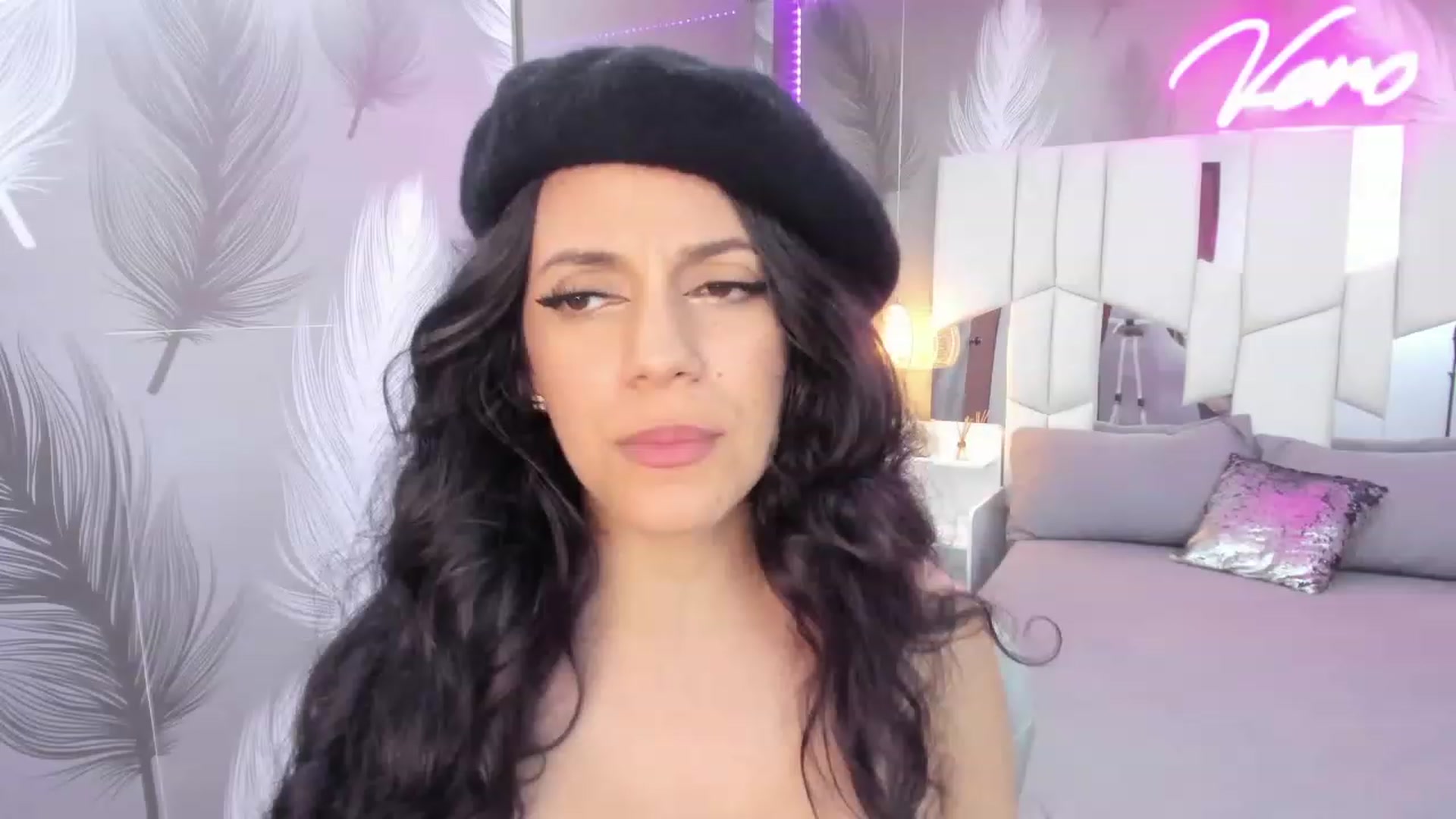 Gallery image thumbnail from SkinnyVeronik's myfreecams stream on, 01/07/2023, 17:26 image 19 of 20