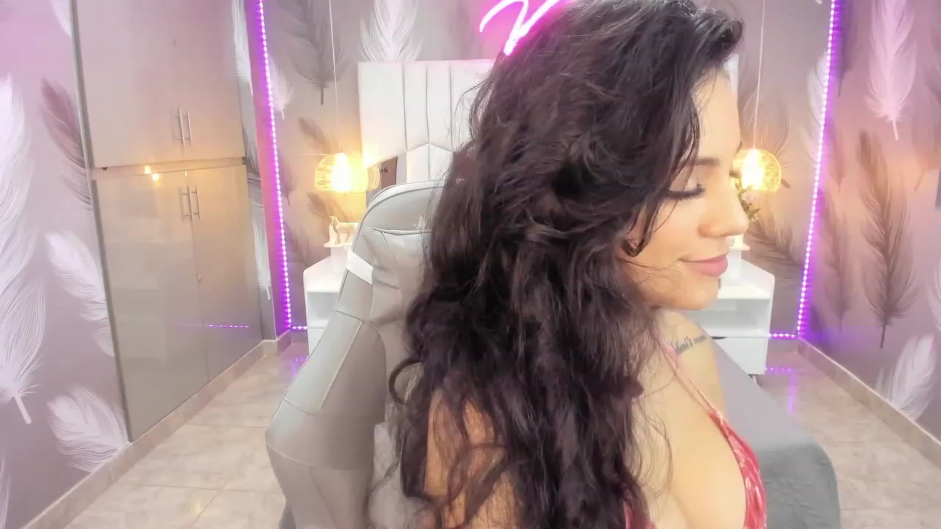 Gallery image thumbnail from SkinnyVeronik's myfreecams stream on, 01/08/2023, 11:55 image 4 of 20