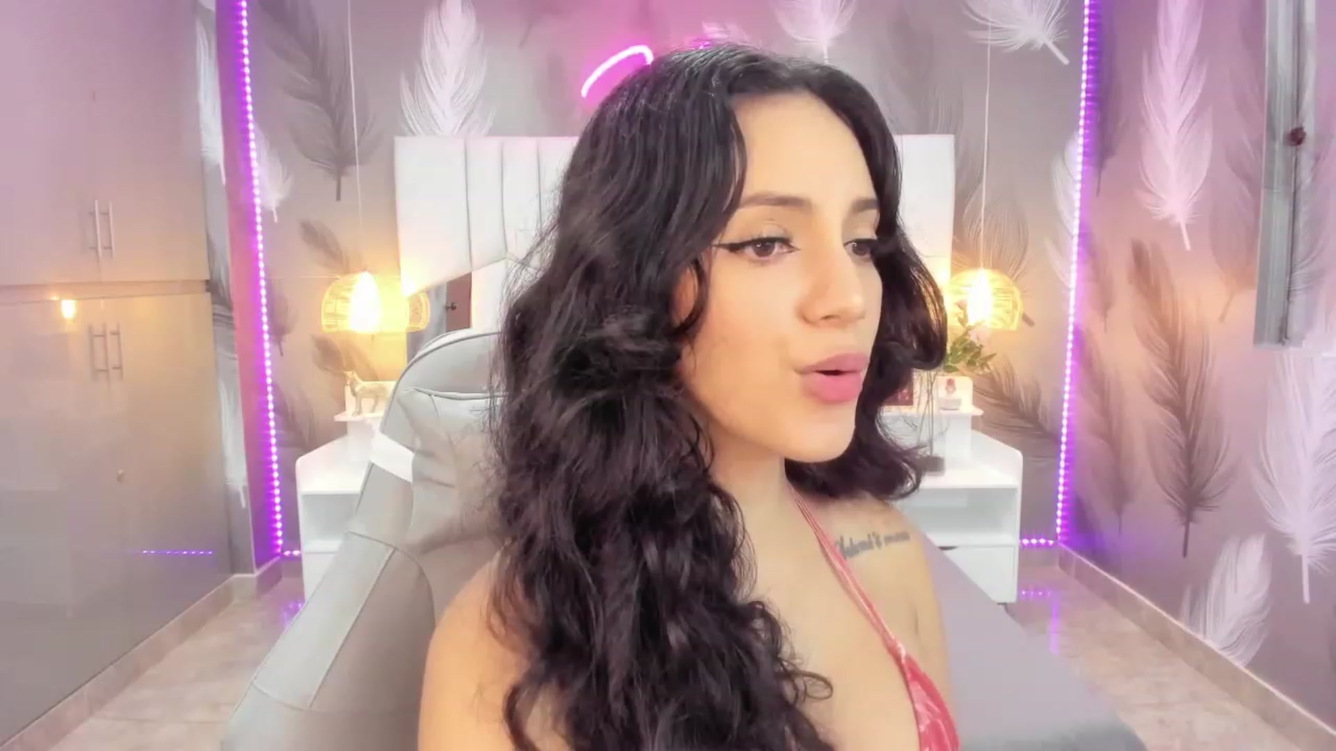 Gallery image thumbnail from SkinnyVeronik's myfreecams stream on, 01/08/2023, 13:51 image 20 of 20
