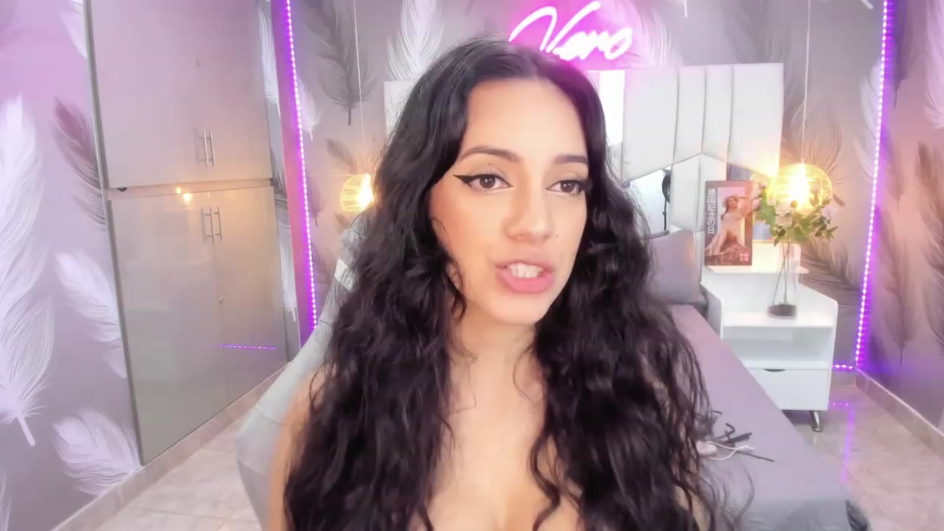 Gallery image thumbnail from SkinnyVeronik's myfreecams stream on, 01/09/2023, 12:48 image 13 of 20