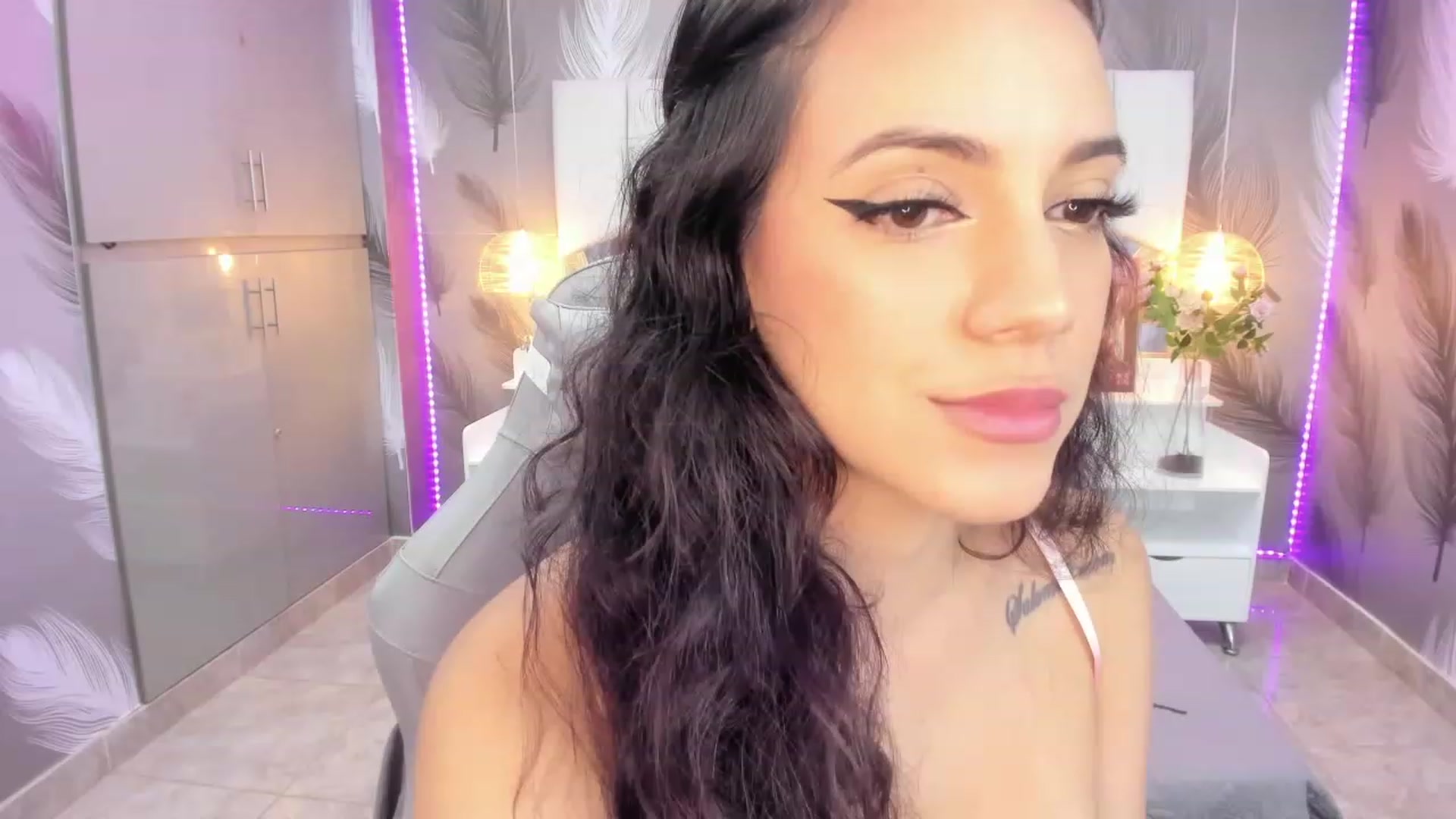 Gallery image thumbnail from SkinnyVeronik's myfreecams stream on, 01/09/2023, 12:48 image 20 of 20