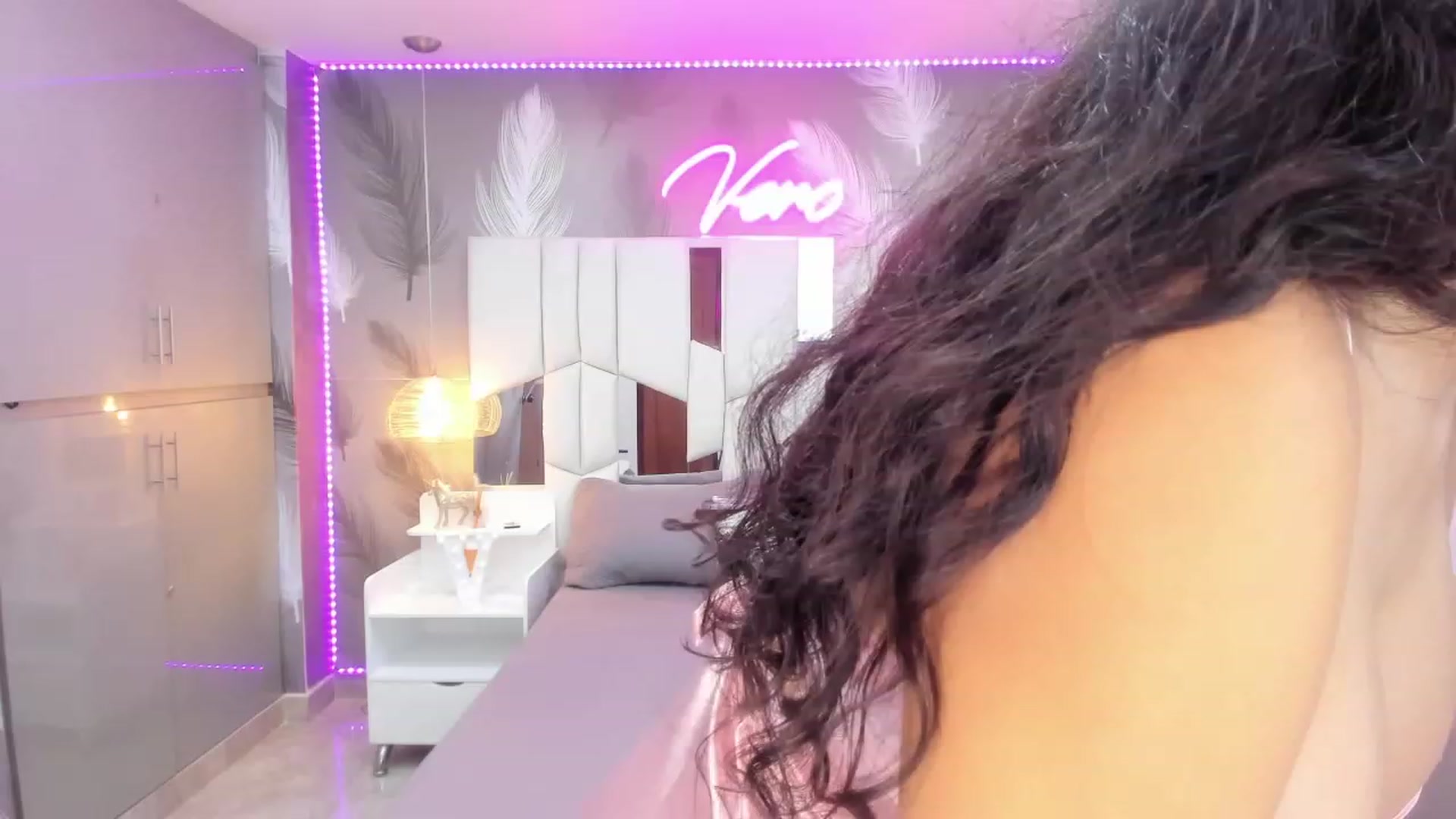 Gallery image thumbnail from SkinnyVeronik's myfreecams stream on, 01/09/2023, 14:14 image 19 of 20