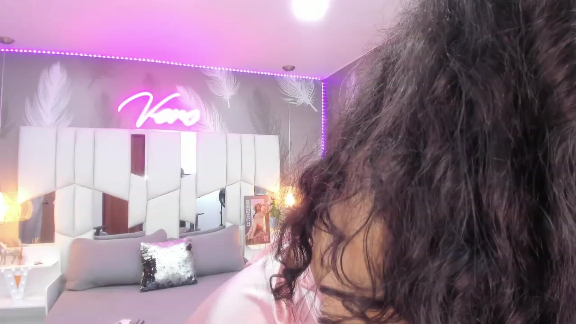 Gallery image thumbnail from SkinnyVeronik's myfreecams stream on, 01/09/2023, 16:00 image 8 of 20
