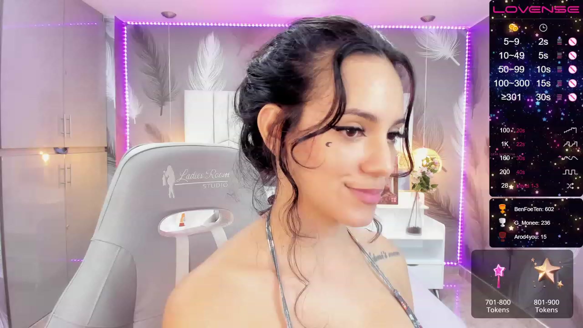 Gallery image thumbnail from SkinnyVeronik's myfreecams stream on, 01/13/2023, 14:51 image 18 of 20