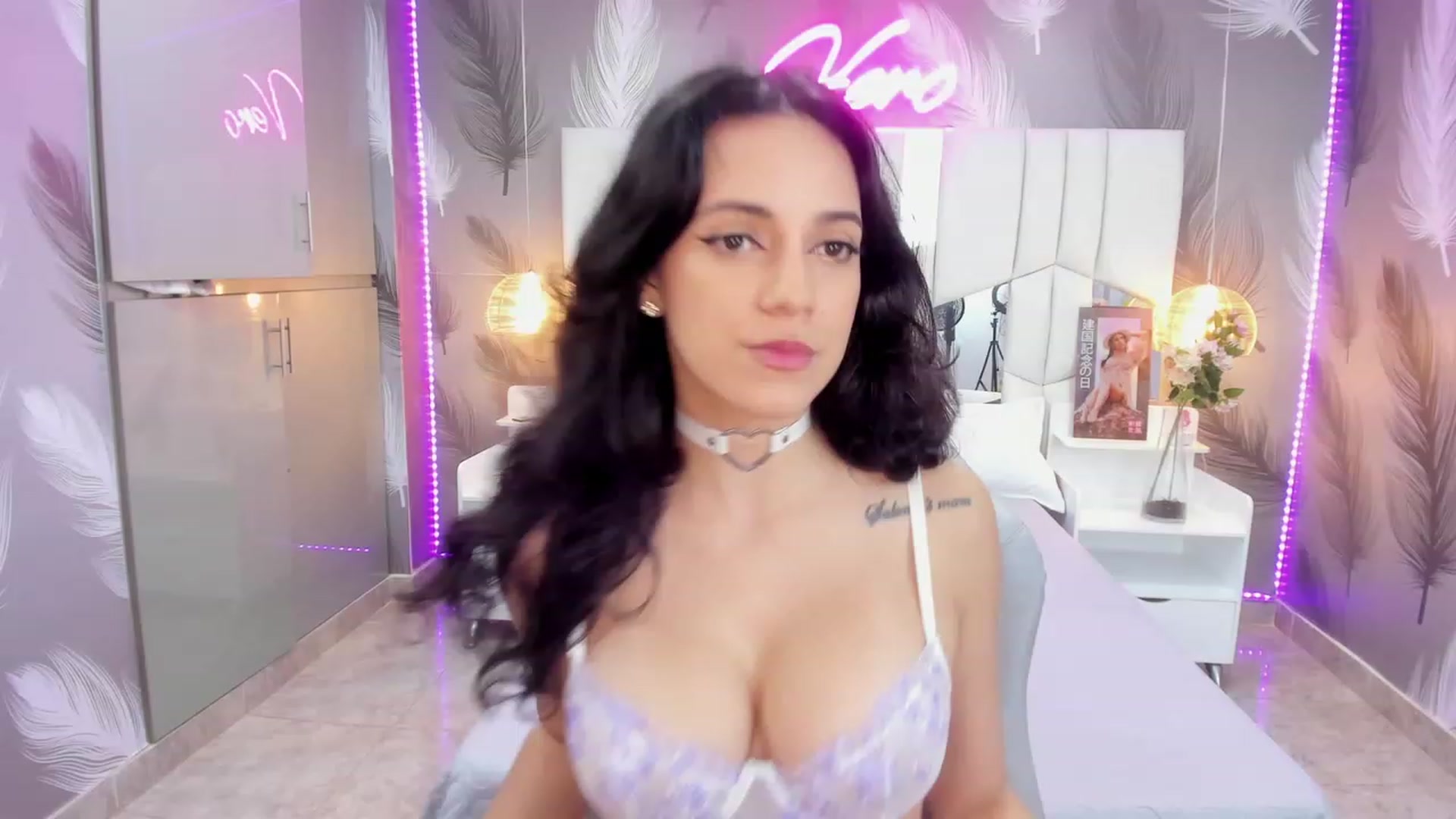 Gallery image thumbnail from SkinnyVeronik's myfreecams stream on, 01/16/2023, 13:33 image 9 of 20