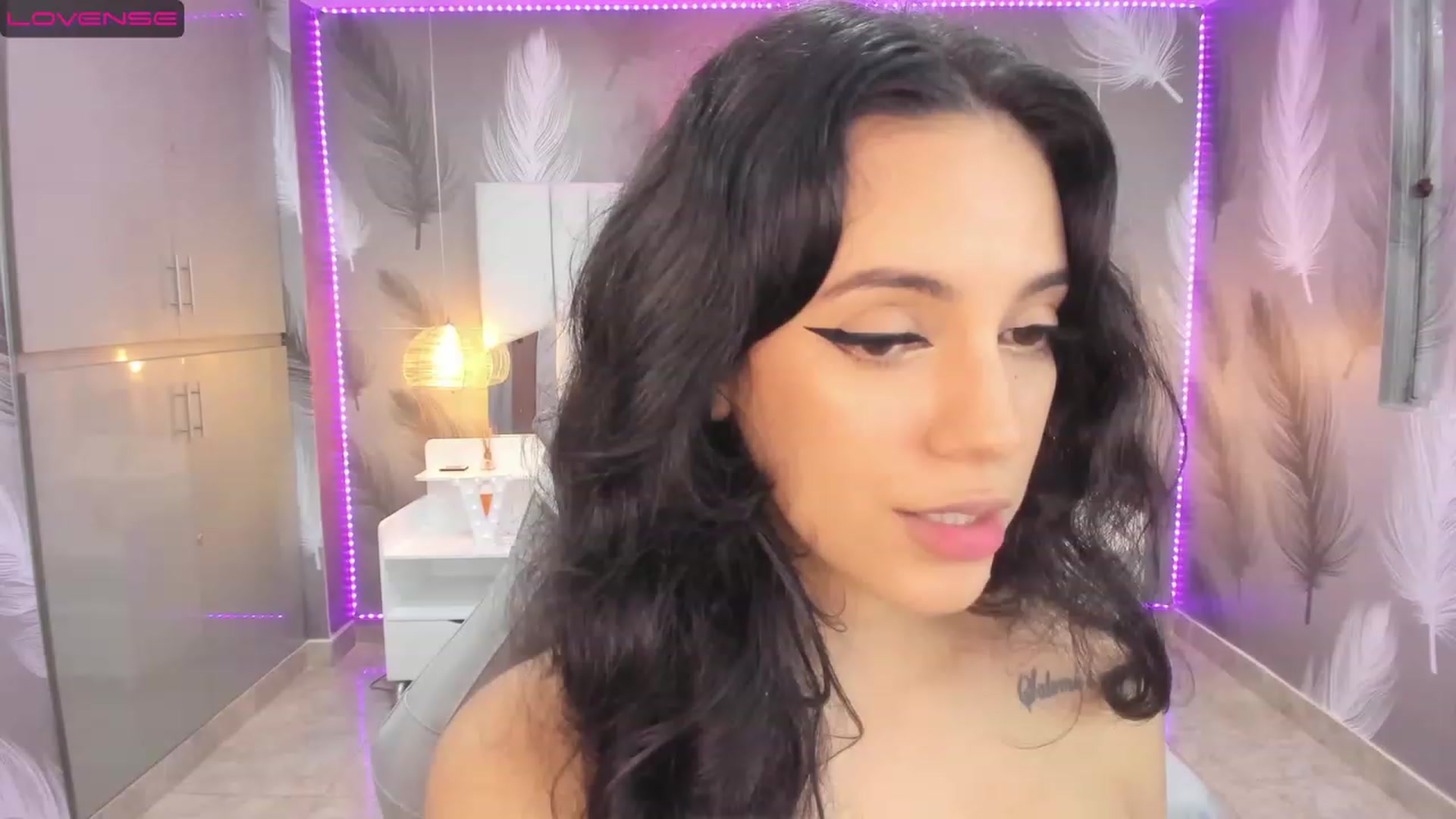 Gallery image thumbnail from SkinnyVeronik's myfreecams stream on, 01/17/2023, 12:44 image 14 of 20