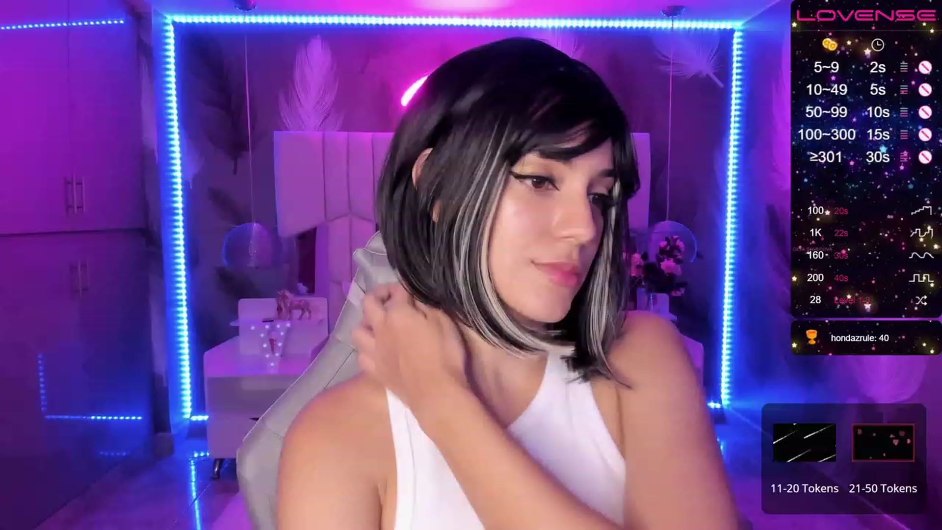 Gallery image thumbnail from SkinnyVeronik's myfreecams stream on, 01/18/2023, 12:45 image 16 of 20