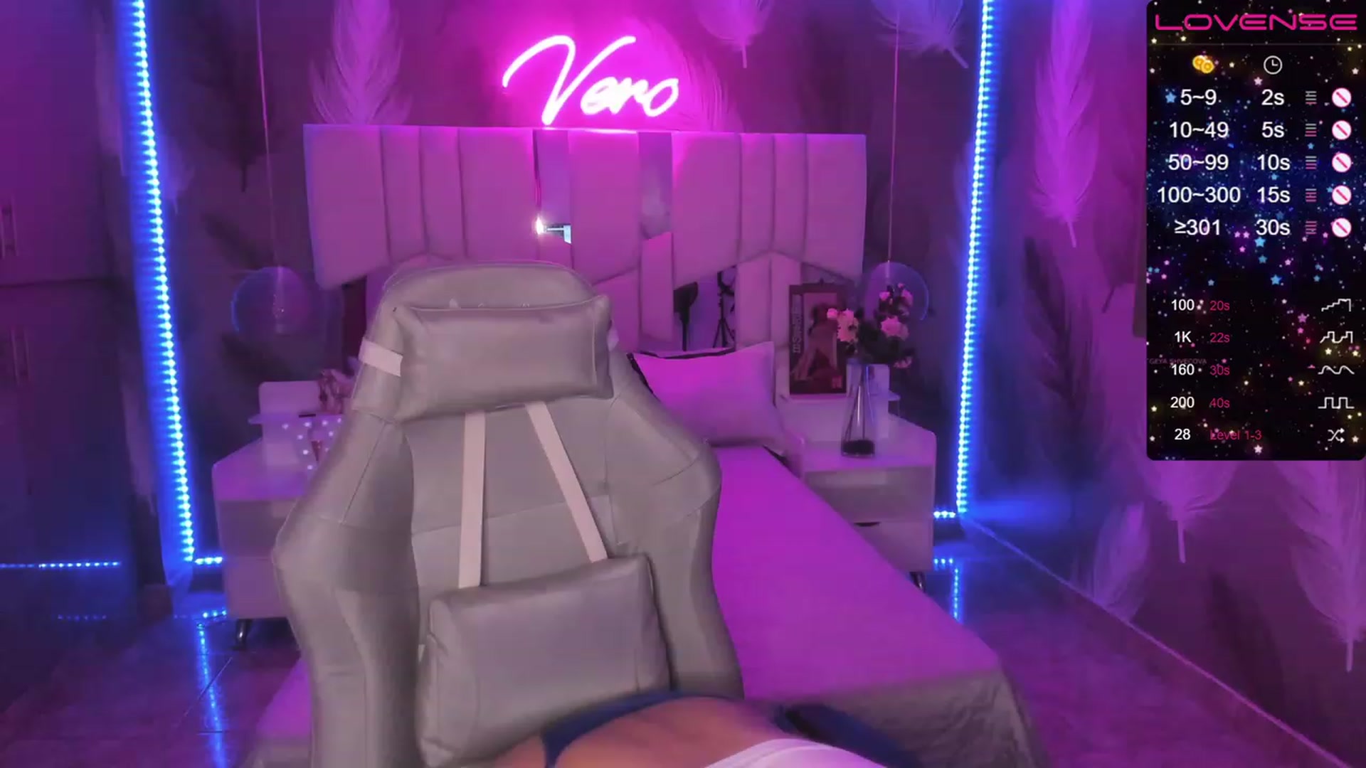 Gallery image thumbnail from SkinnyVeronik's myfreecams stream on, 01/18/2023, 12:45 image 2 of 20