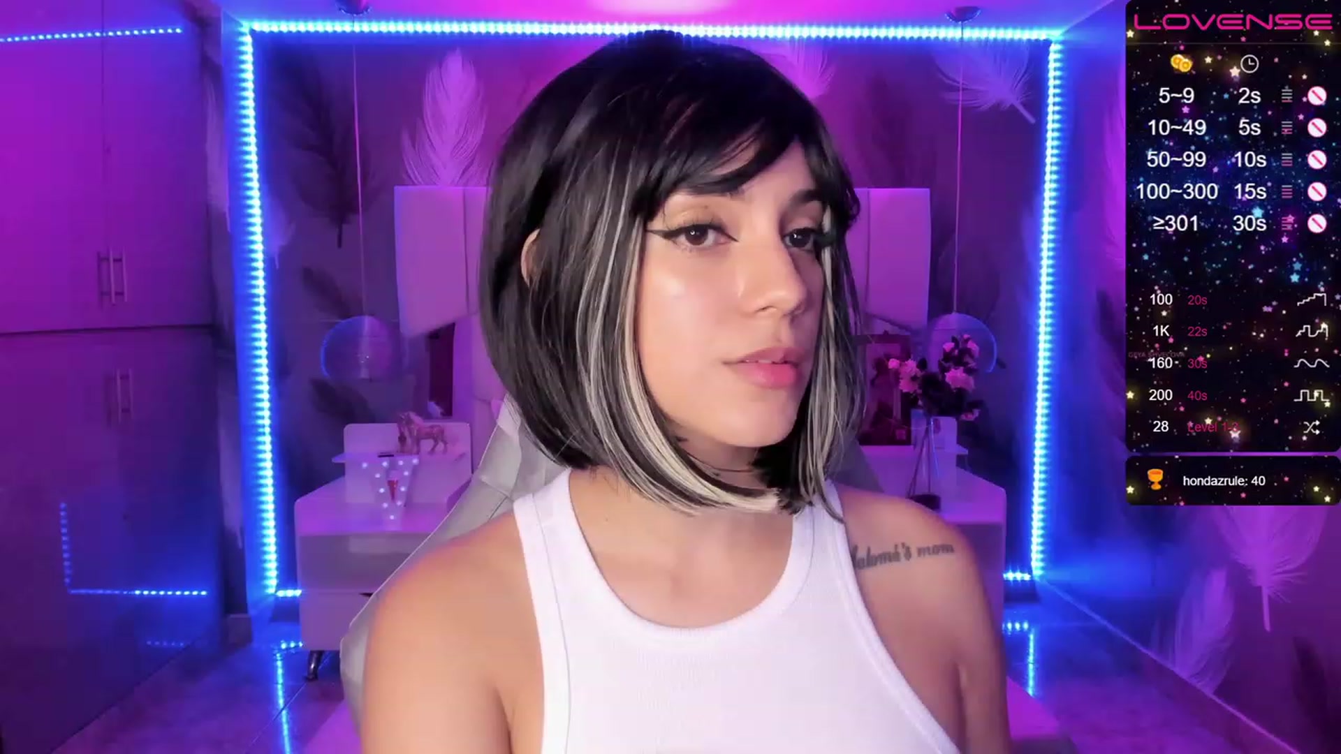 Gallery image thumbnail from SkinnyVeronik's myfreecams stream on, 01/18/2023, 12:45 image 15 of 20
