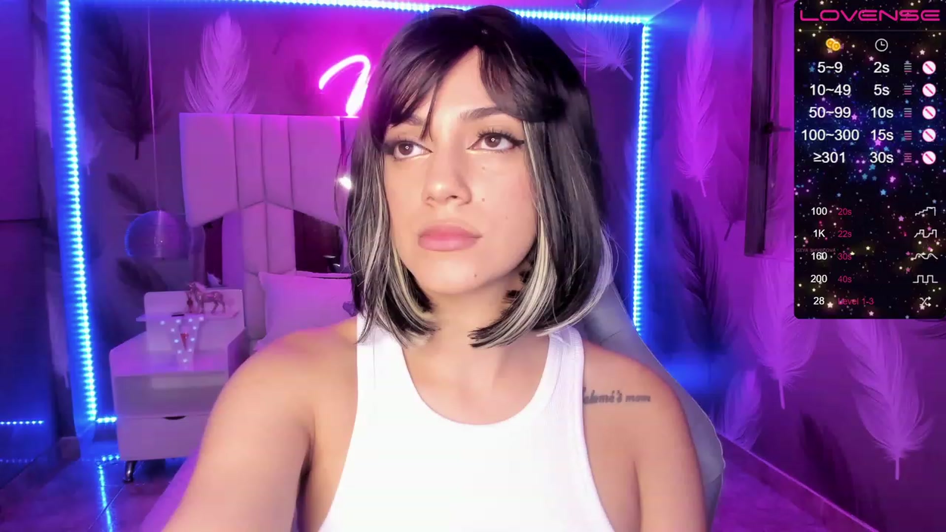 Gallery image thumbnail from SkinnyVeronik's myfreecams stream on, 01/18/2023, 12:45 image 6 of 20