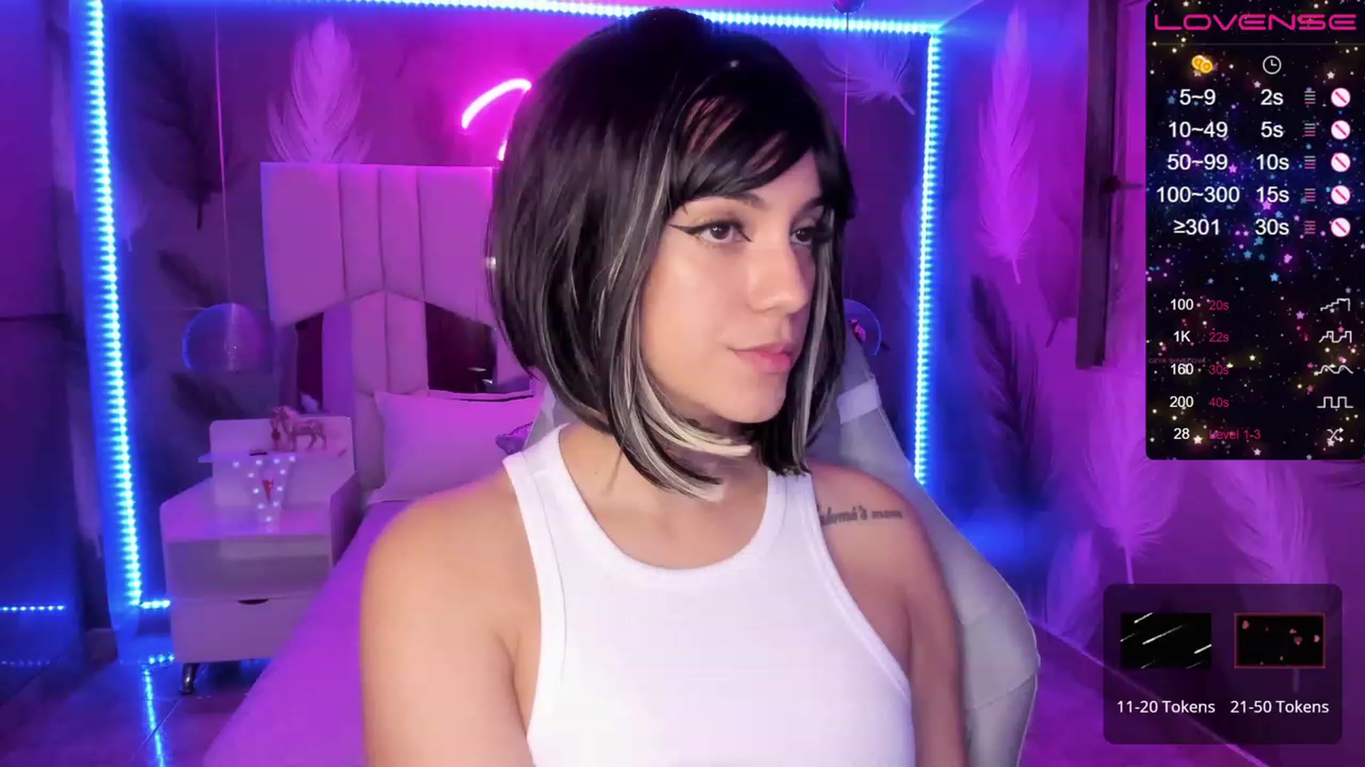 Gallery image thumbnail from SkinnyVeronik's myfreecams stream on, 01/18/2023, 12:45 image 7 of 20