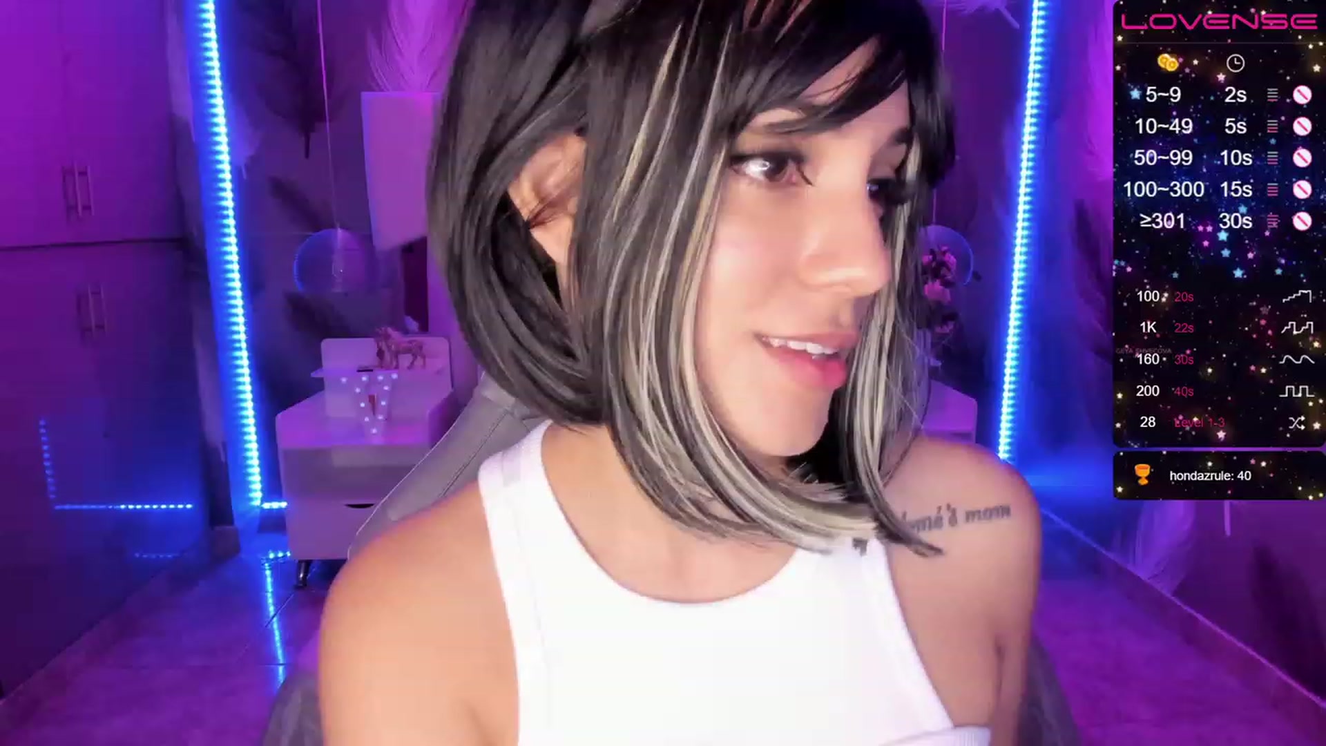 Gallery image thumbnail from SkinnyVeronik's myfreecams stream on, 01/18/2023, 12:45 image 20 of 20