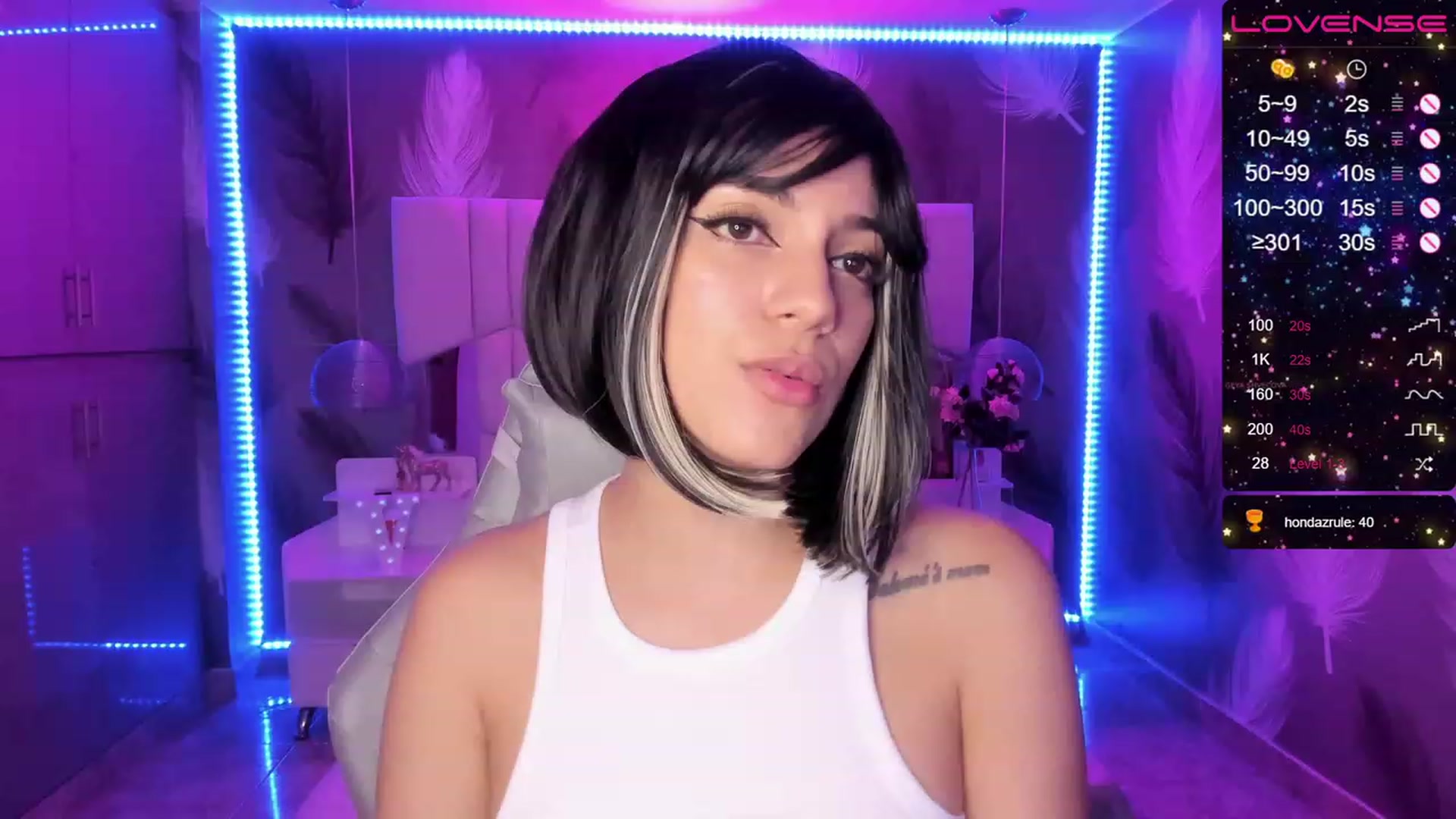 Gallery image thumbnail from SkinnyVeronik's myfreecams stream on, 01/18/2023, 12:45 image 14 of 20