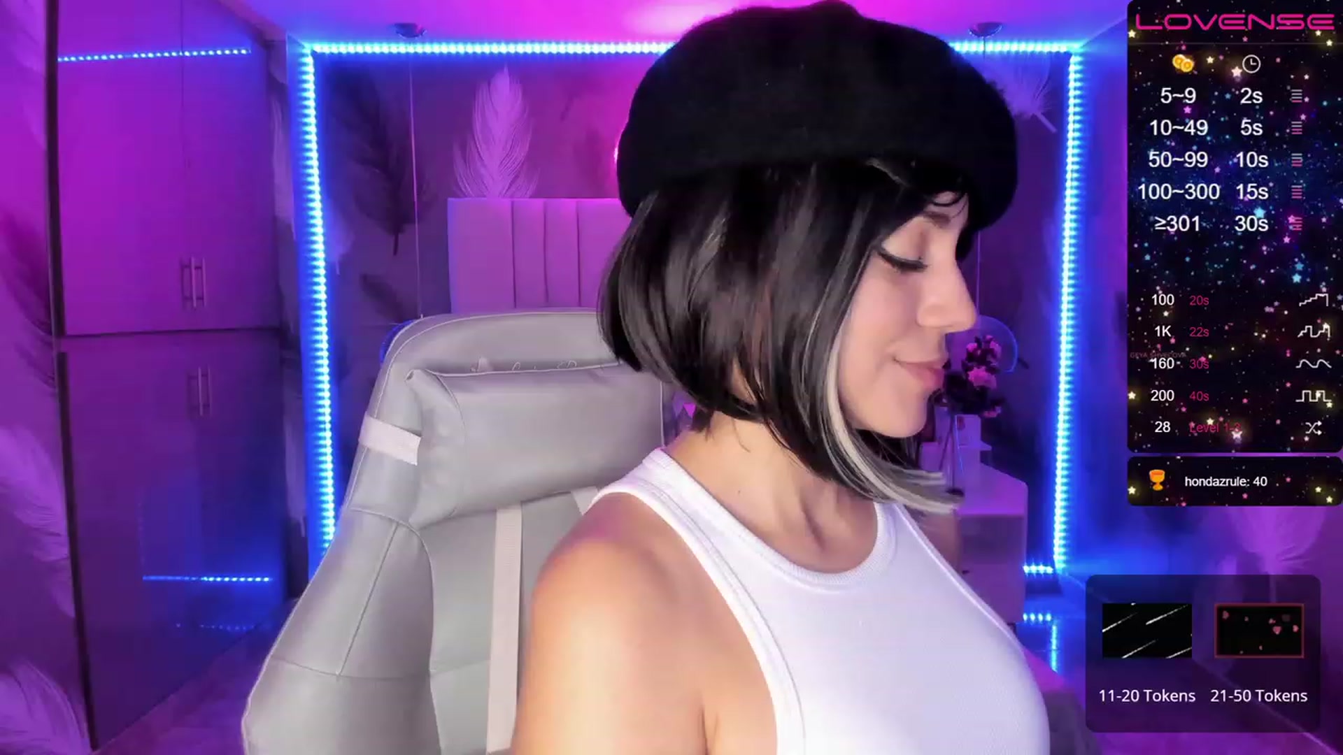 Gallery image thumbnail from SkinnyVeronik's myfreecams stream on, 01/18/2023, 13:48 image 3 of 20