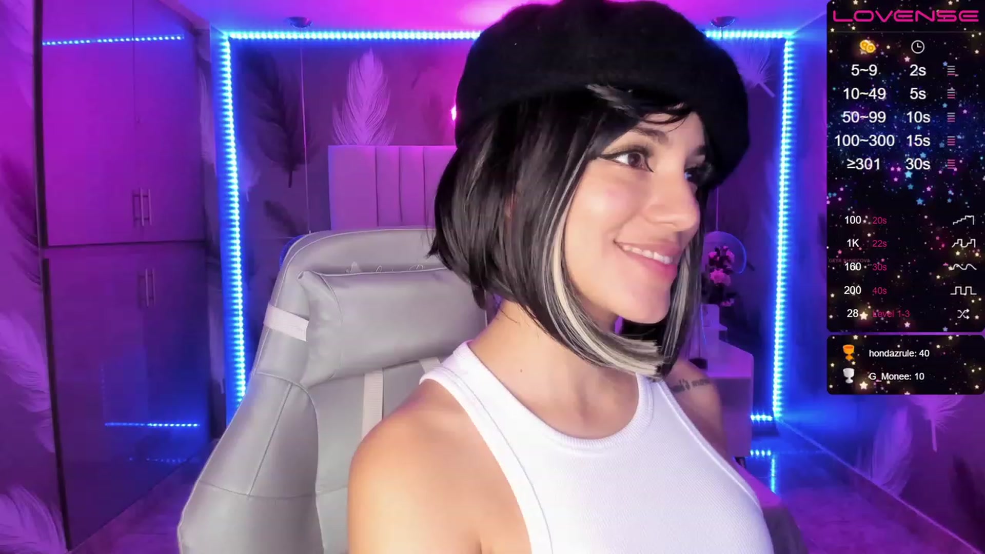 Gallery image thumbnail from SkinnyVeronik's myfreecams stream on, 01/18/2023, 13:48 image 4 of 20