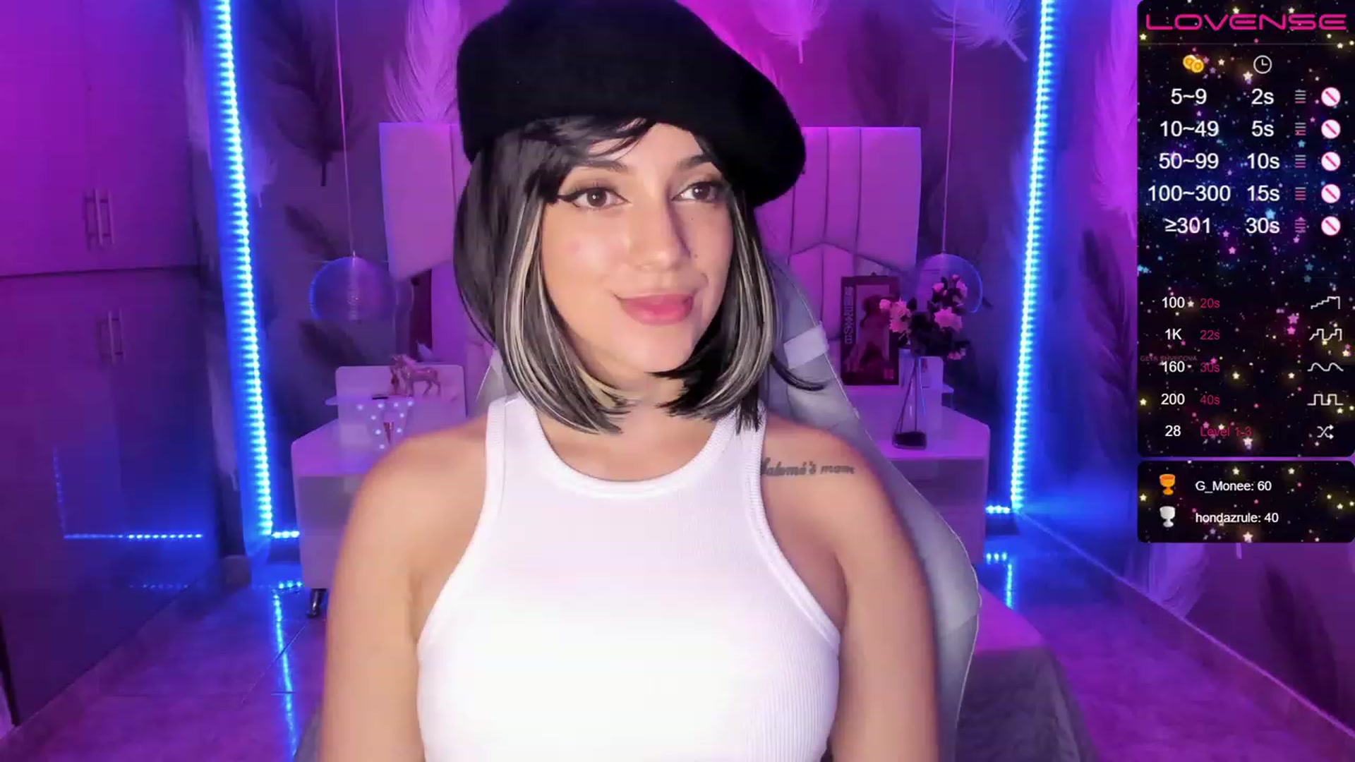 Gallery image thumbnail from SkinnyVeronik's myfreecams stream on, 01/18/2023, 13:48 image 13 of 20