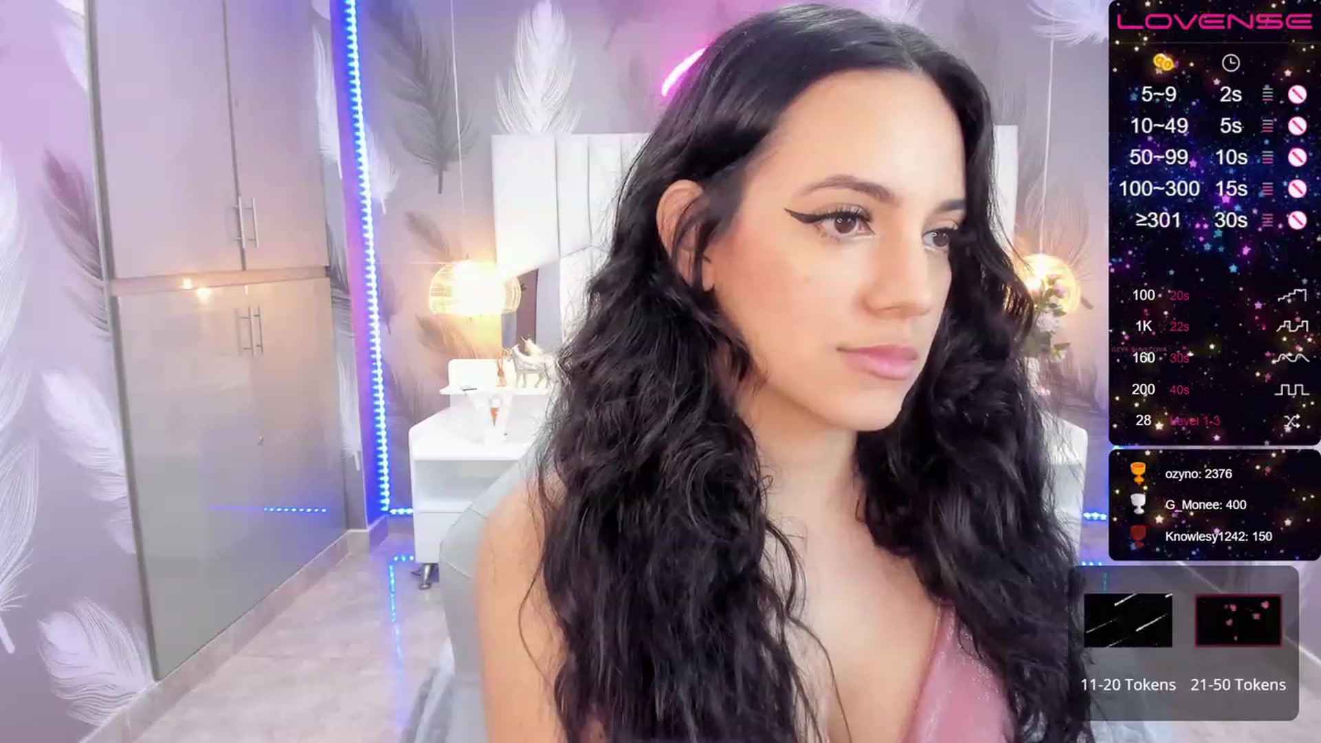 Gallery image thumbnail from SkinnyVeronik's myfreecams stream on, 01/19/2023, 13:52 image 9 of 20