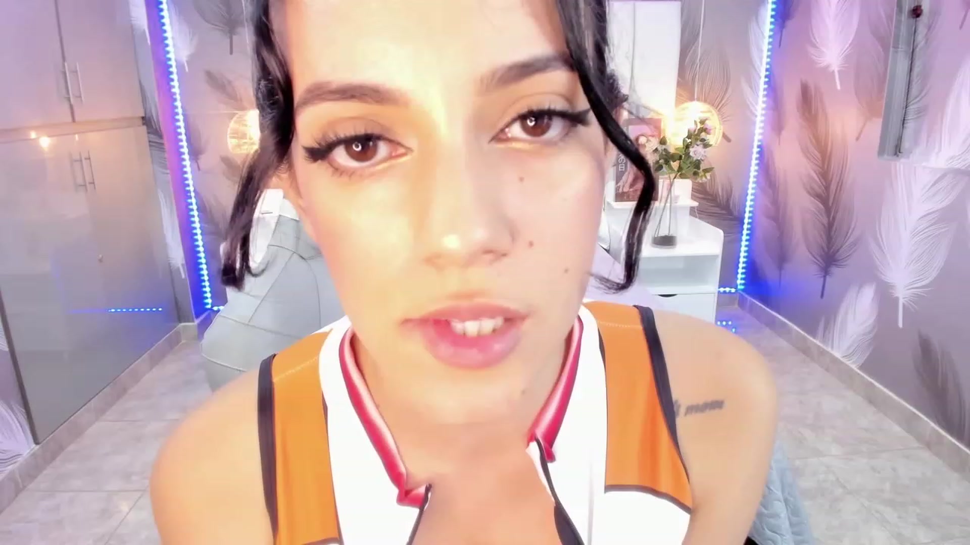 Gallery image thumbnail from SkinnyVeronik's myfreecams stream on, 01/19/2023, 15:03 image 16 of 20