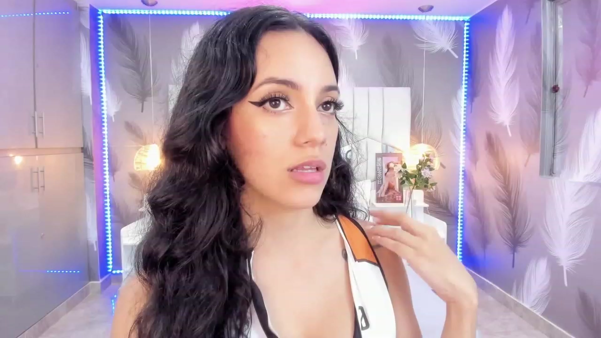 Gallery image thumbnail from SkinnyVeronik's myfreecams stream on, 01/19/2023, 15:52 image 20 of 20