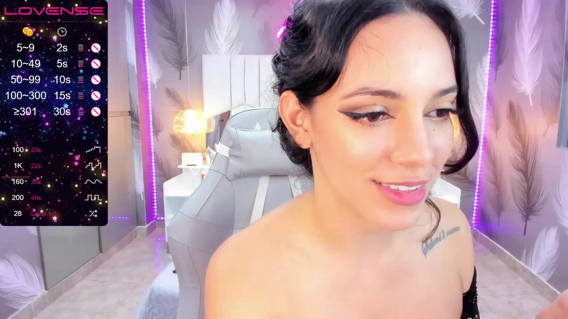 Gallery image thumbnail from SkinnyVeronik's myfreecams stream on, 01/22/2023, 13:27 image 18 of 20