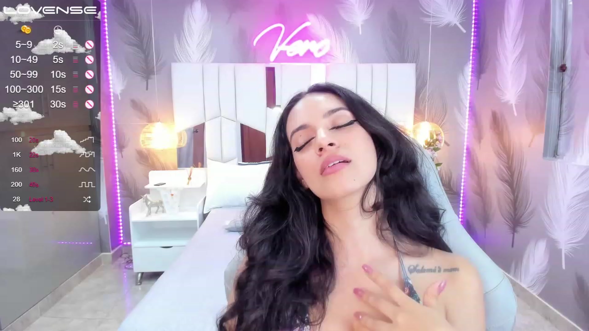 Gallery image thumbnail from SkinnyVeronik's myfreecams stream on, 01/30/2023, 13:24 image 16 of 20