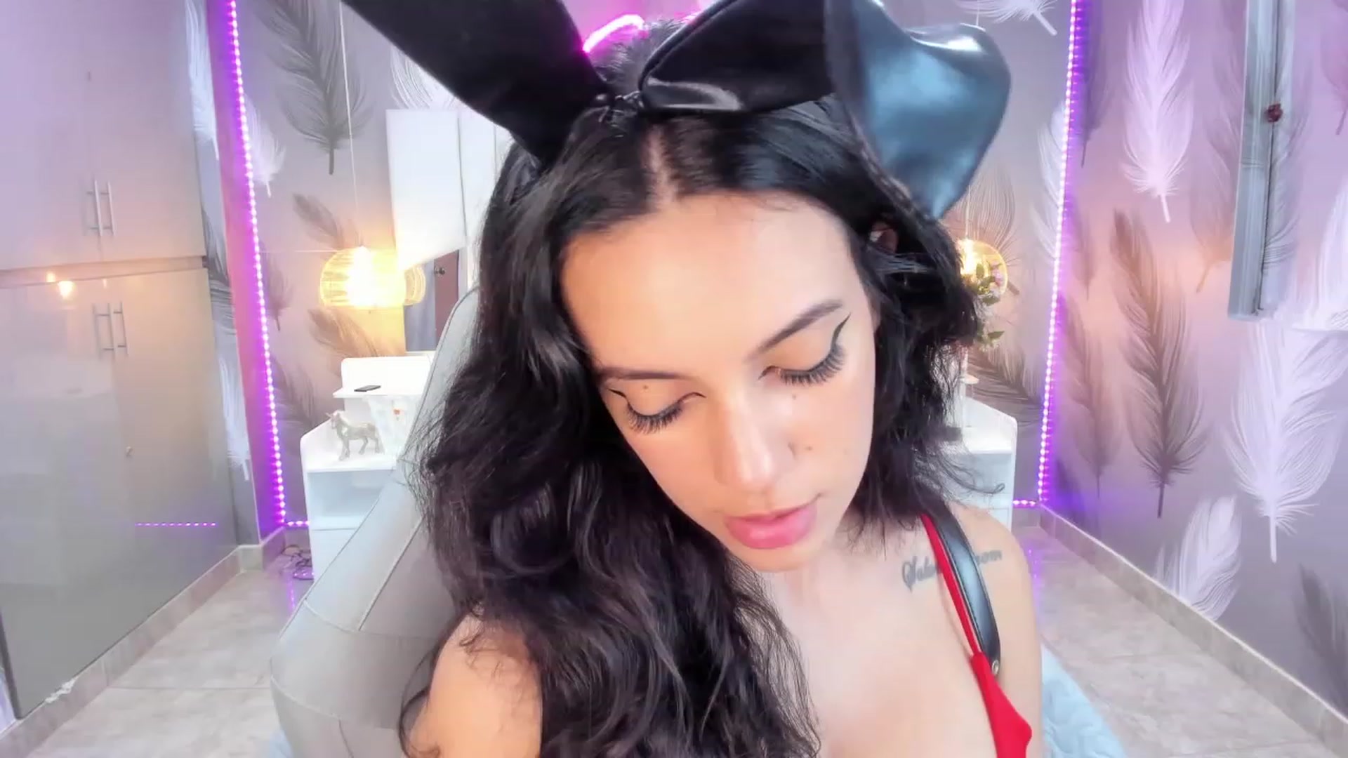 Gallery image thumbnail from SkinnyVeronik's myfreecams stream on, 01/30/2023, 14:32 image 12 of 20