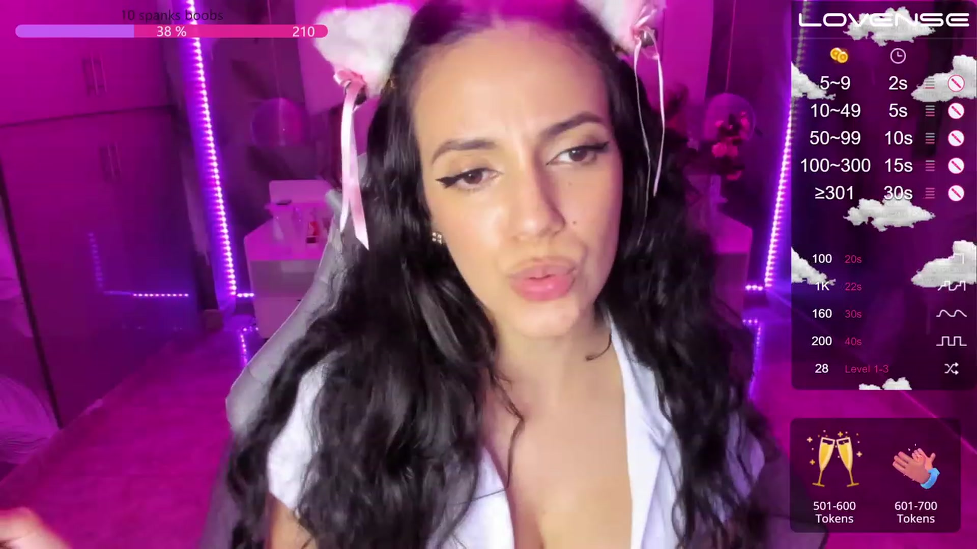 Gallery image thumbnail from SkinnyVeronik's myfreecams stream on, 01/31/2023, 16:13 image 18 of 20