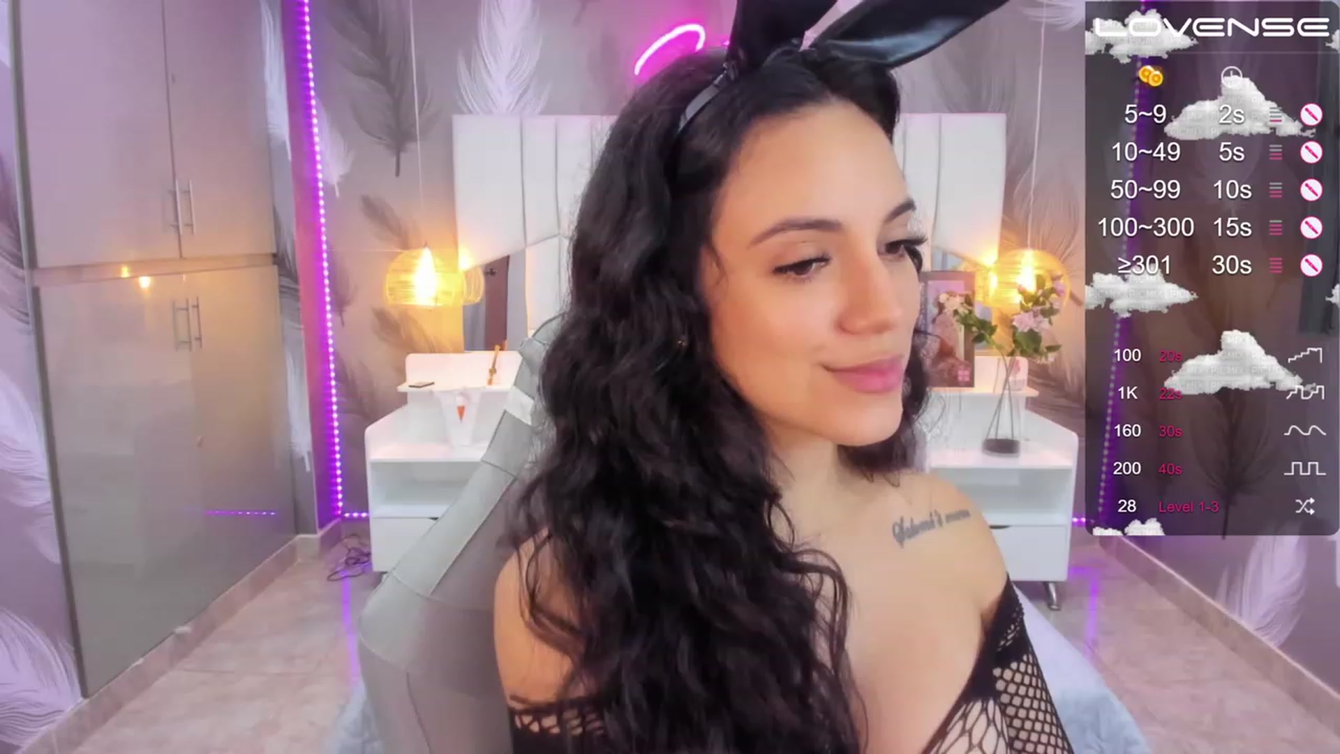 Gallery image thumbnail from SkinnyVeronik's myfreecams stream on, 02/01/2023, 12:03 image 15 of 20