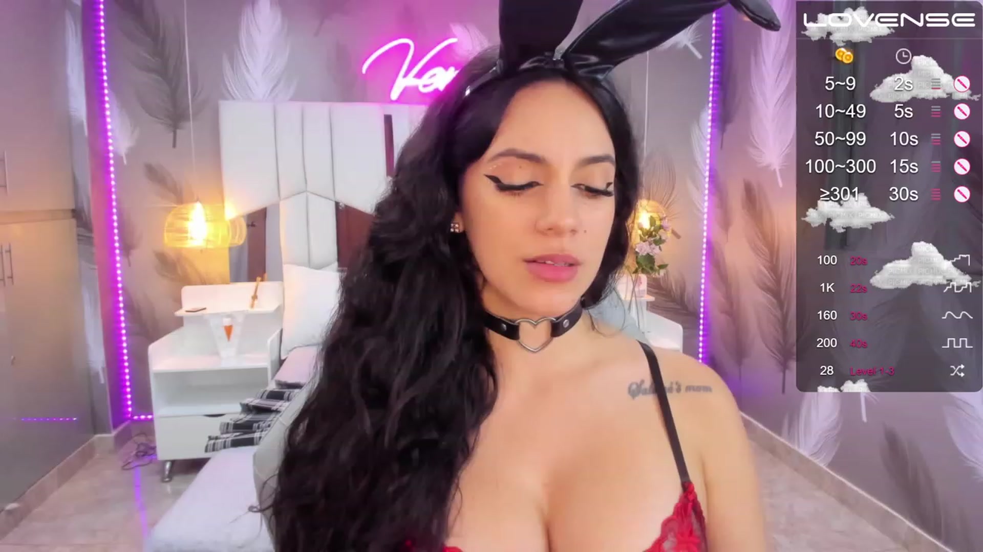 Gallery image thumbnail from SkinnyVeronik's myfreecams stream on, 02/01/2023, 15:31 image 7 of 20