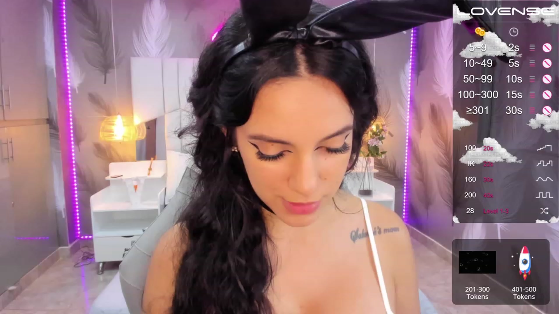 Gallery image thumbnail from SkinnyVeronik's myfreecams stream on, 02/01/2023, 15:31 image 5 of 20
